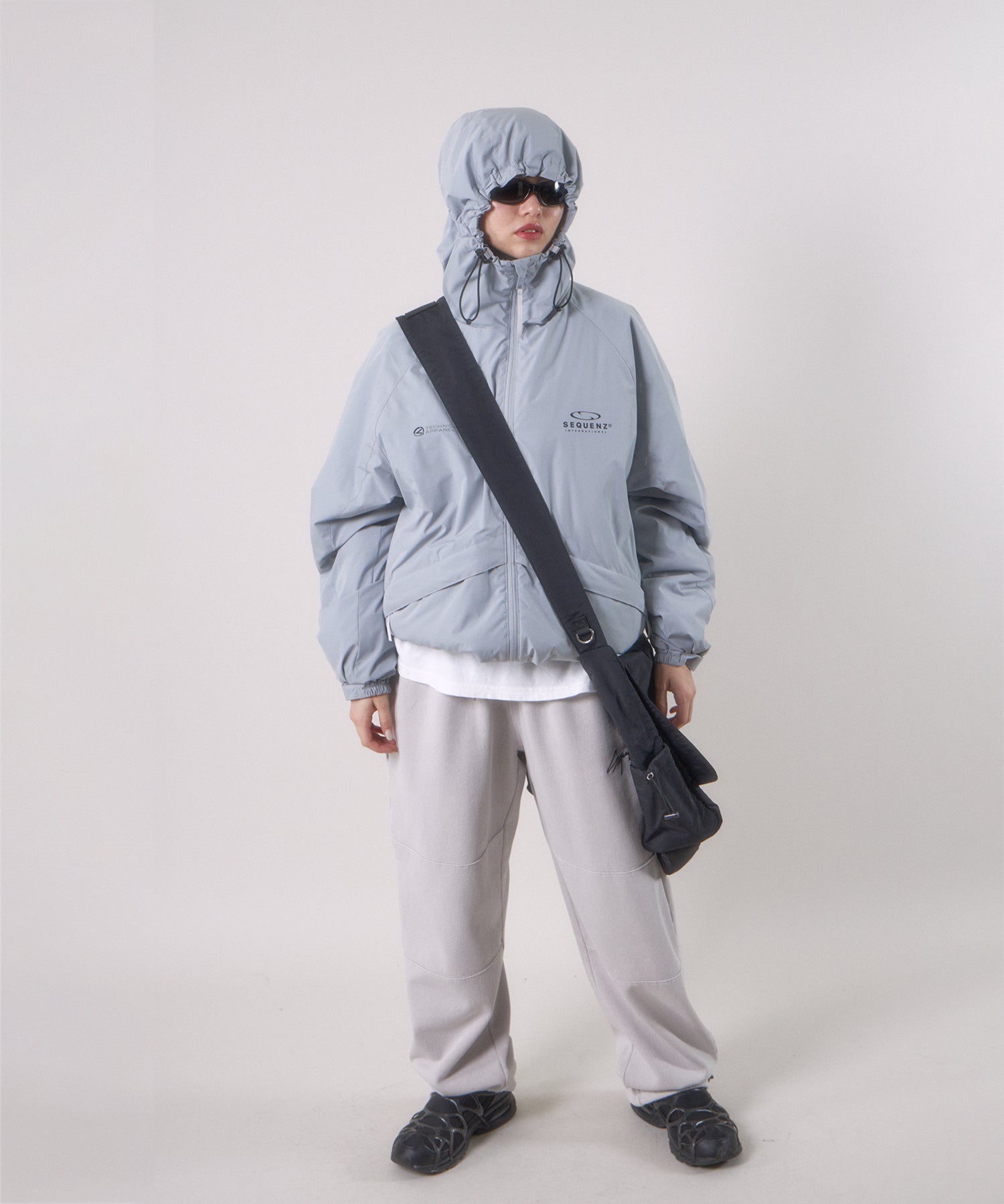 TECH SHOULDER BAG ブラック