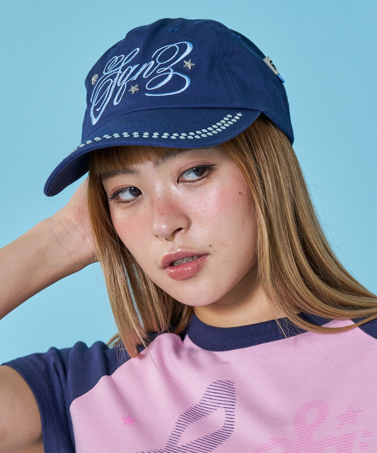 ※WEB限定 / ラインストーンロゴキャップ / sqnz studs cap ネイビー