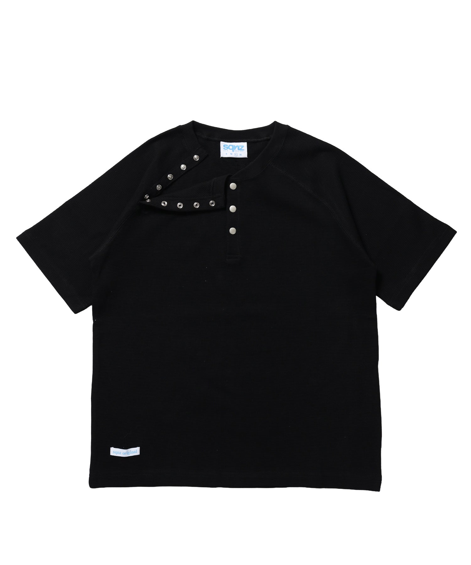 ※WEB限定 / 半袖 ヘンリーネック ラグラン ワンポイント ユニセックス レイヤード / sqnz thermal metal button tee ブラック