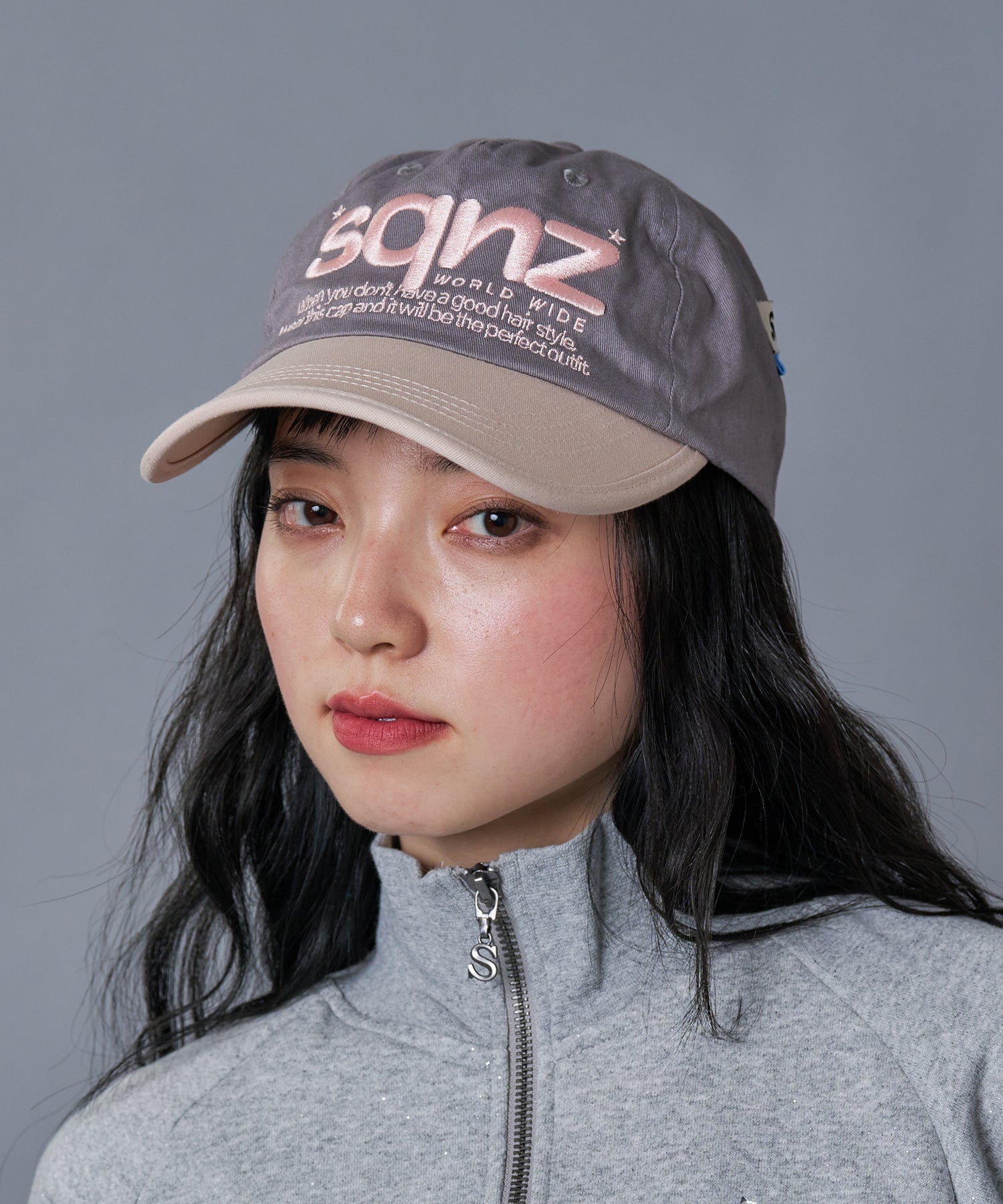 ※WEB限定 / ロゴ刺繍キャップ / sqnz logo cap ライトピンク