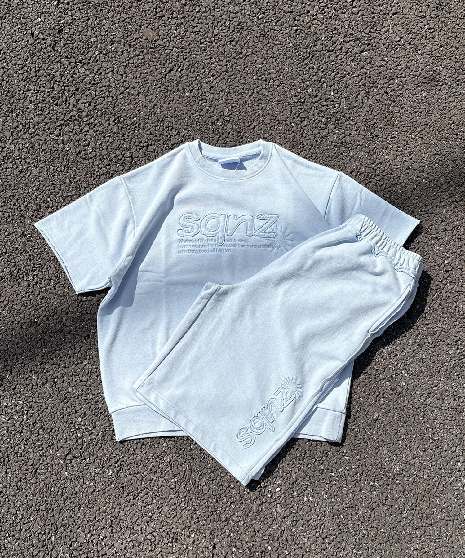 sqnz applique pack set up / Tシャツ ワッペン クルーネック オーバーサイズ ワンポイント ライトブルー