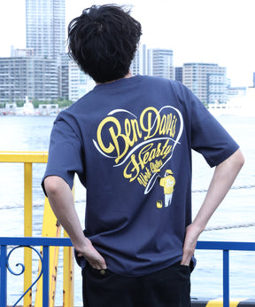 SCRIPT HEART TEE / Tシャツ 半袖 クルーネック 刺繍 ワンポイント ユニセックス オーバーサイズ ネイビー