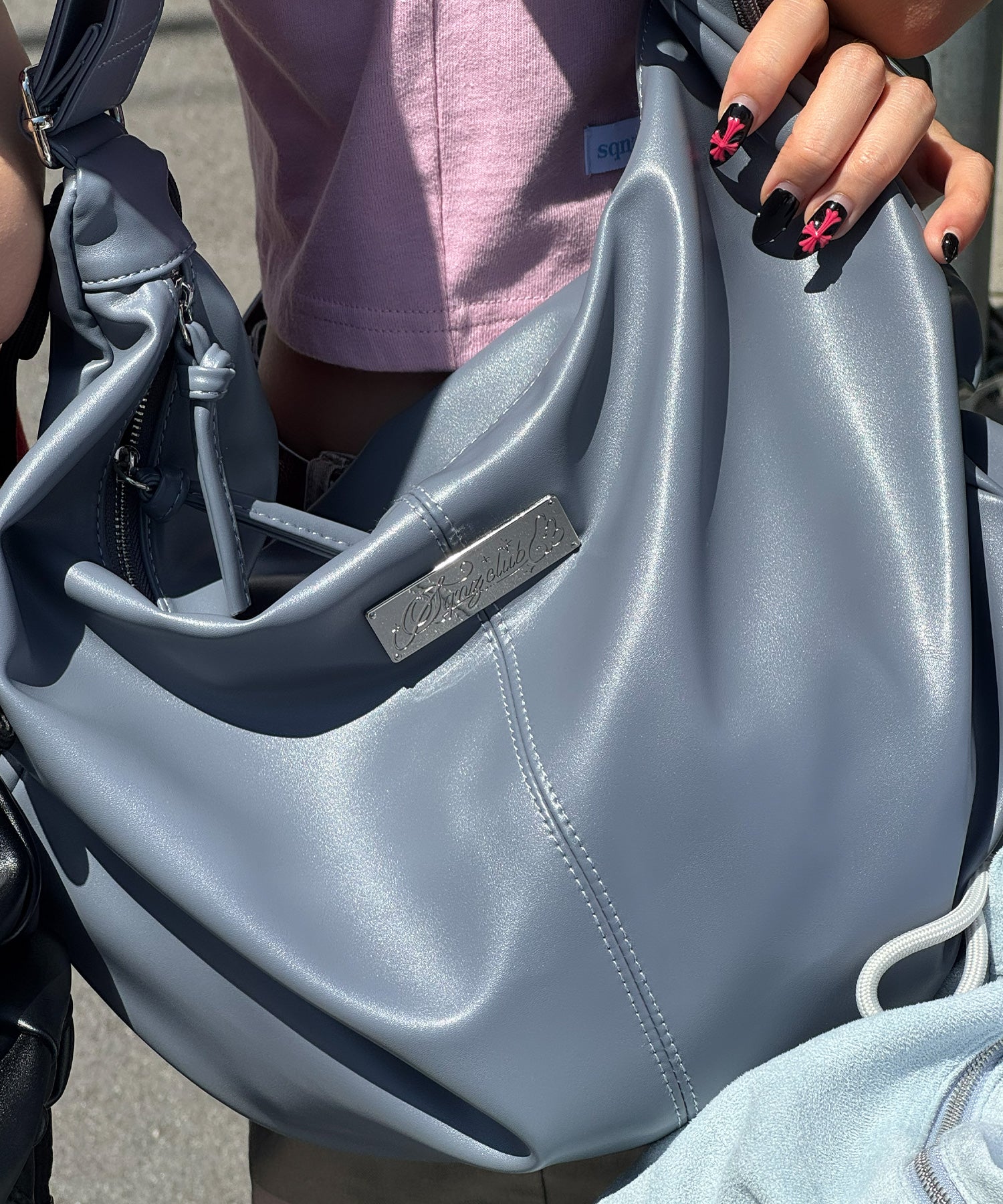 ※WEB限定 / フェイクレザー フェイクスエード メタルプレート 雑貨 バック / シャーリングショルダーバック / sqnz shirring bag チャコール