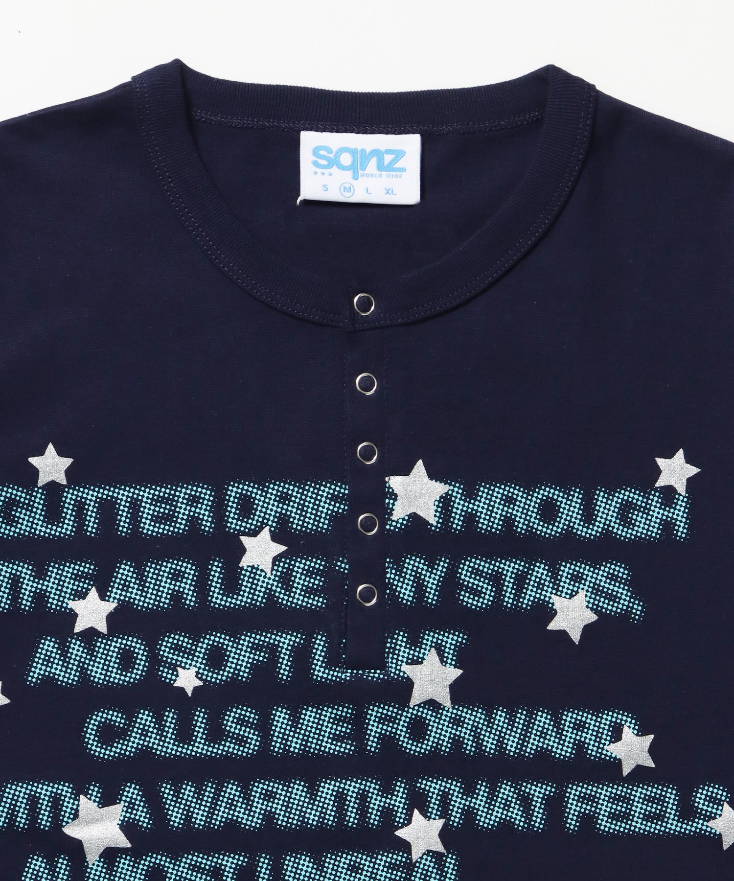 ≪予約商品≫sqnz silver star henlry tee / 半袖 ヘンリーネック Tシャツ シルバープリント 短丈 ダークネイビー
