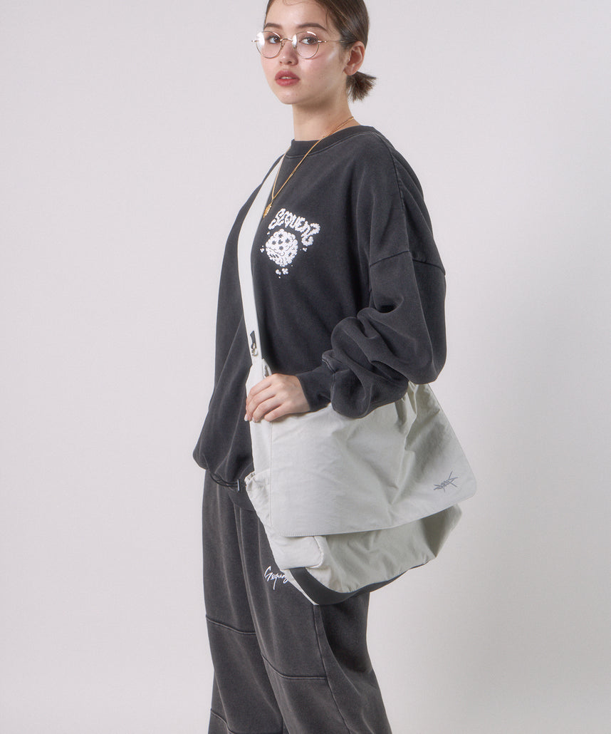 TECH SHOULDER BAG グレー