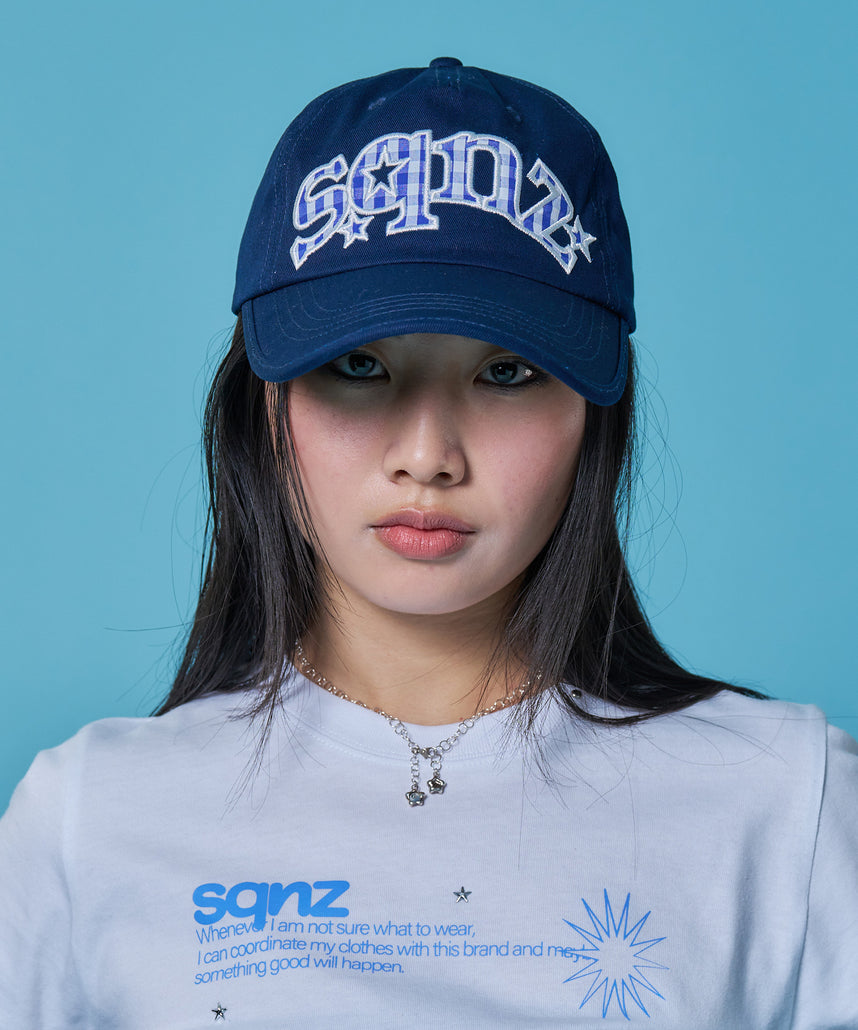 ≪予約商品≫sqnz gingham logo cap / キャップ 帽子 ワッペン ベースボール ユニセックス 刺繍 ネイビー