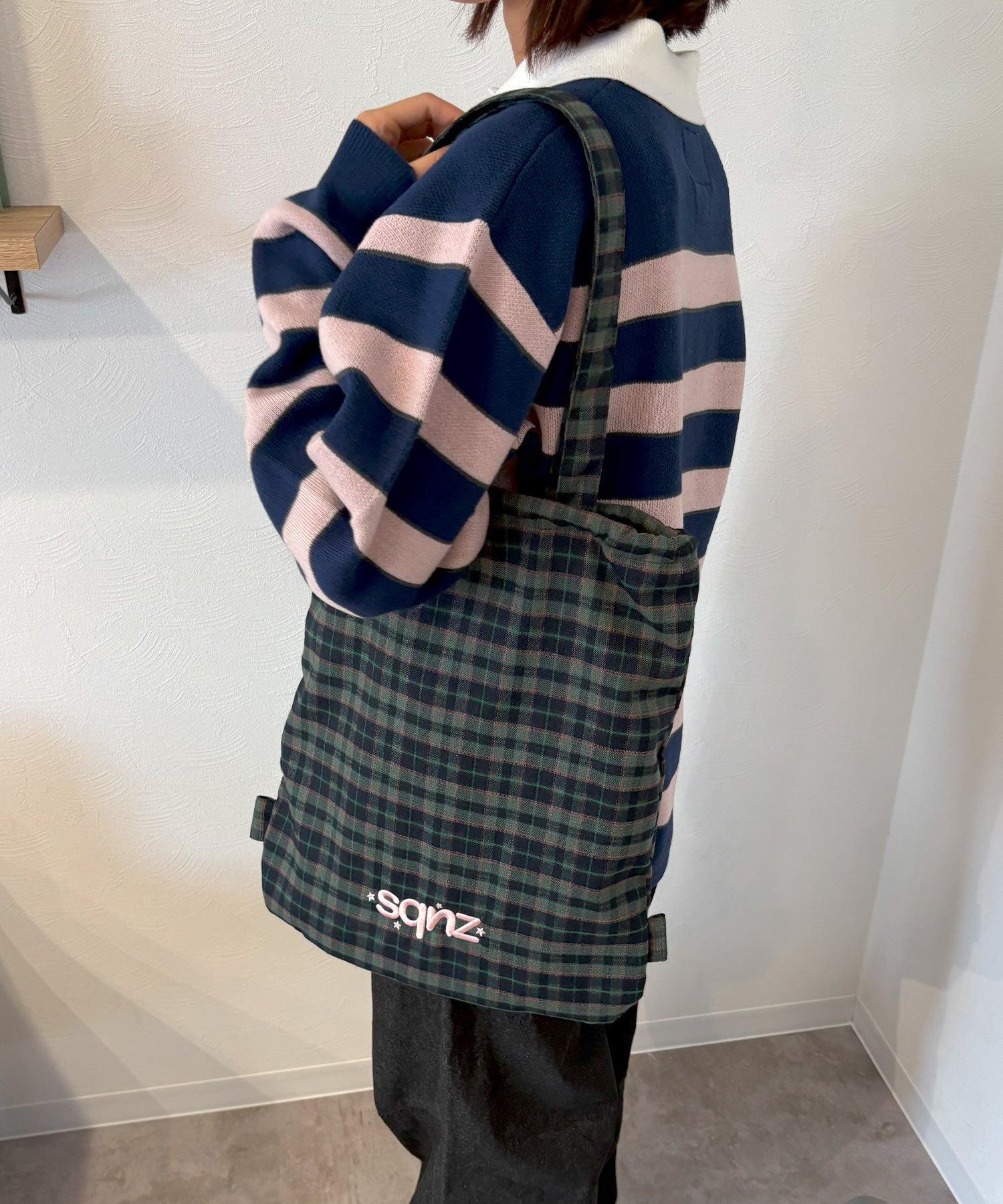 sqnz dairy 2way knapsack / ナップサック バック 2WAY ブランドロゴ チェック ストライプ ダークグリーン