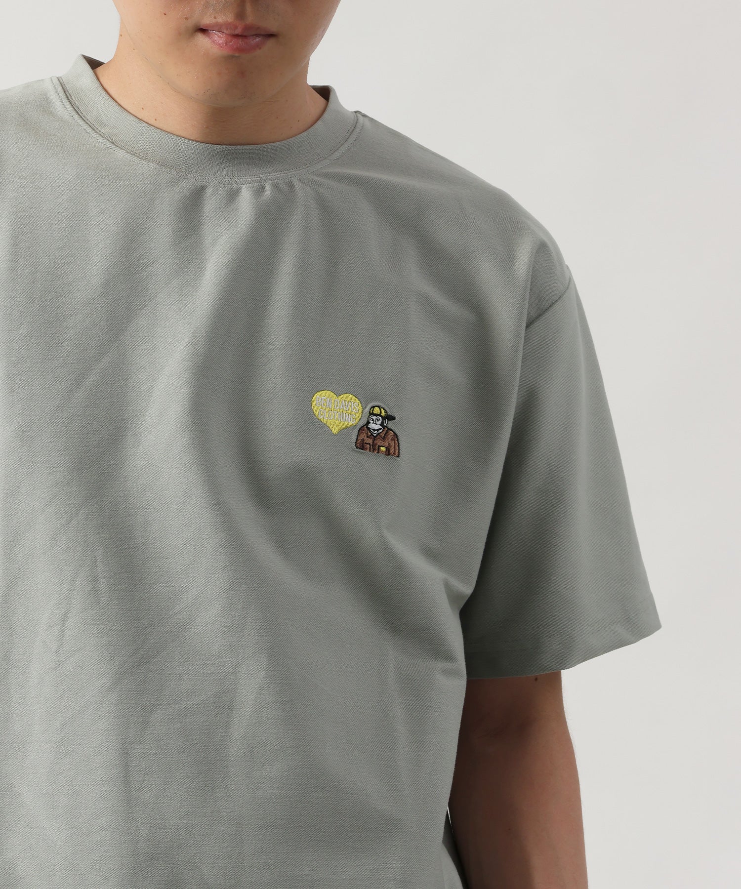 COOLER GORILLA EMB TEE / 接触冷感 オーバーサイズ 半袖 Tシャツ クルーネック 刺繍 ワンポイント プリント ユニセックス グリーン