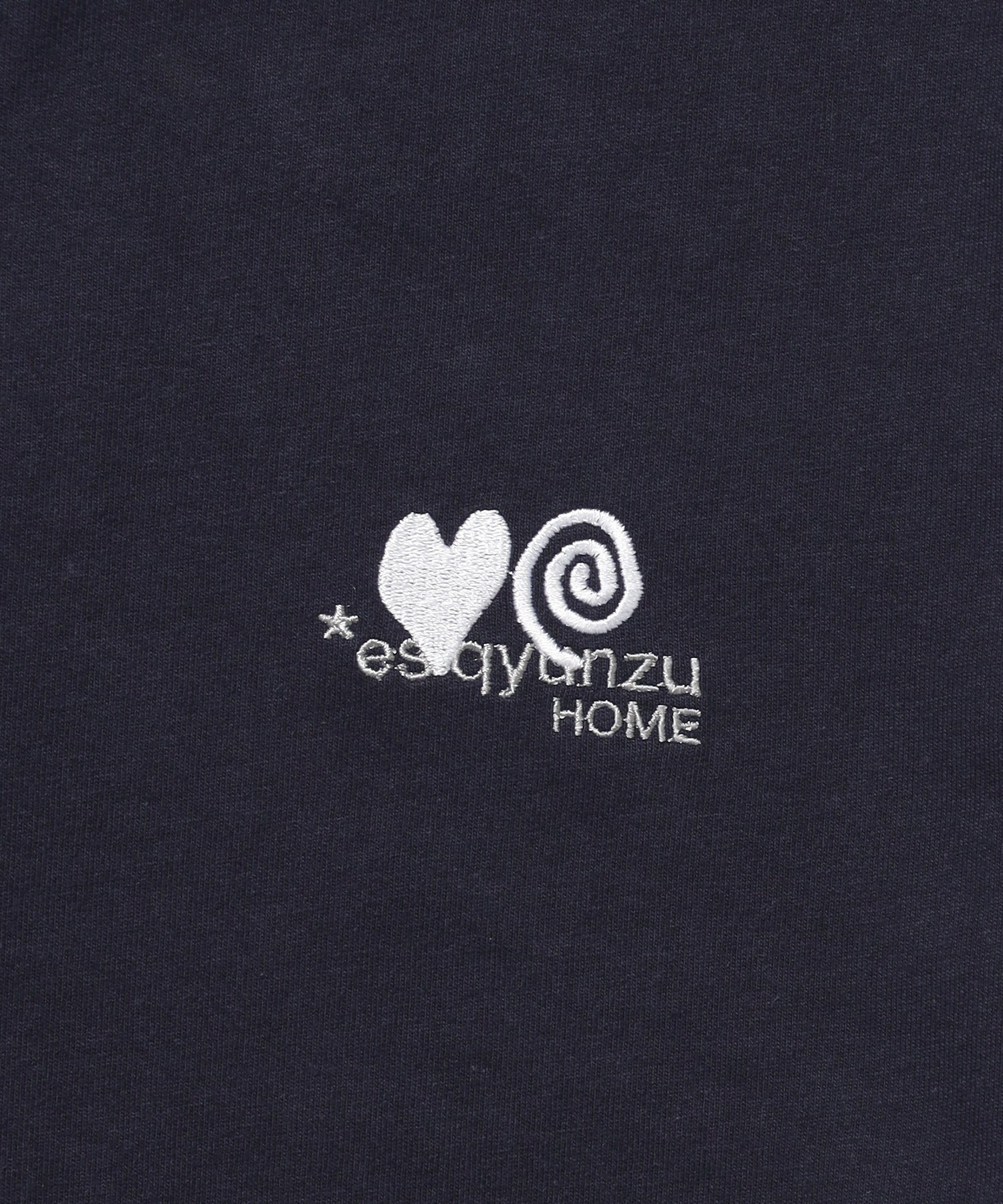 ※WEB限定 / サークルハート刺繍ロンT/sqnzU basic logo l/s tee ネイビー