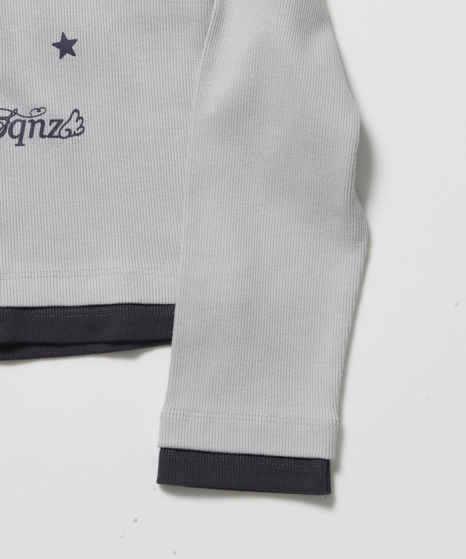 sqnz fake layered henley star l/s tee / 長袖 プリント ヘンリー フェイクレイヤード ツートーン ライトグレー