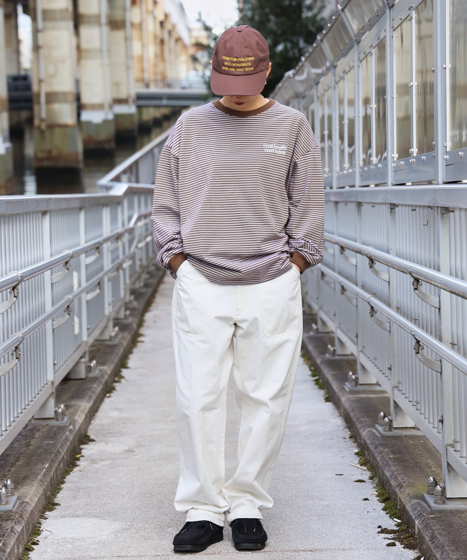 ロゴ刺繍マルチボーダーロングスリーブTシャツ ブラウン