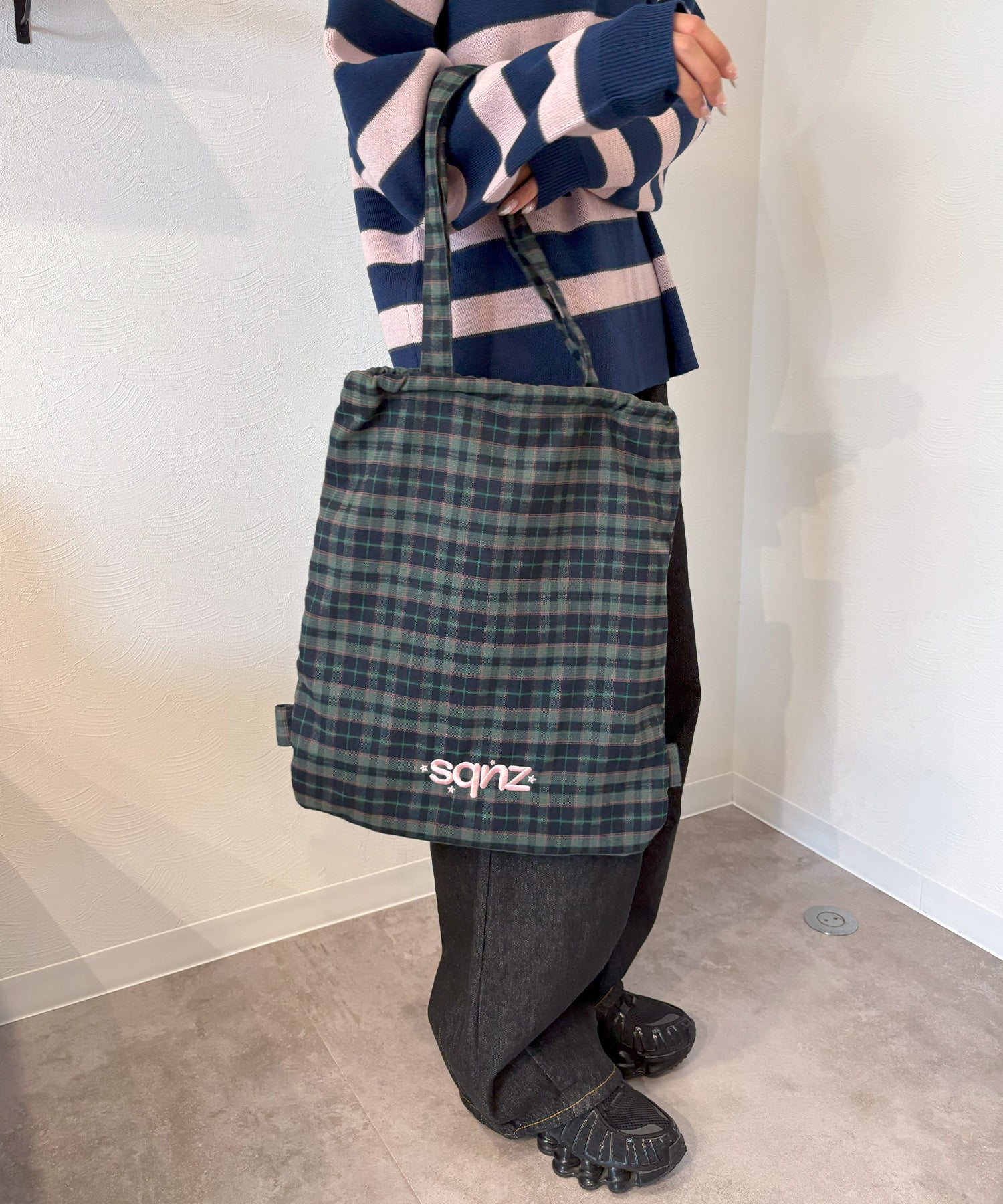 sqnz dairy 2way knapsack / ナップサック バック 2WAY ブランドロゴ チェック ストライプ ダークグリーン
