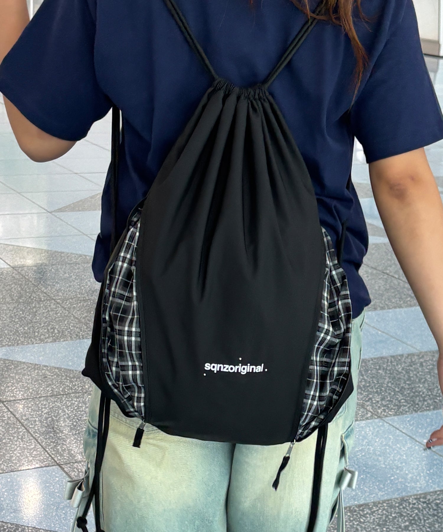 ≪予約商品≫※WEB限定 / 2WAY仕様 /チェックジップナップサック /sqnz zip knapsack ブラック