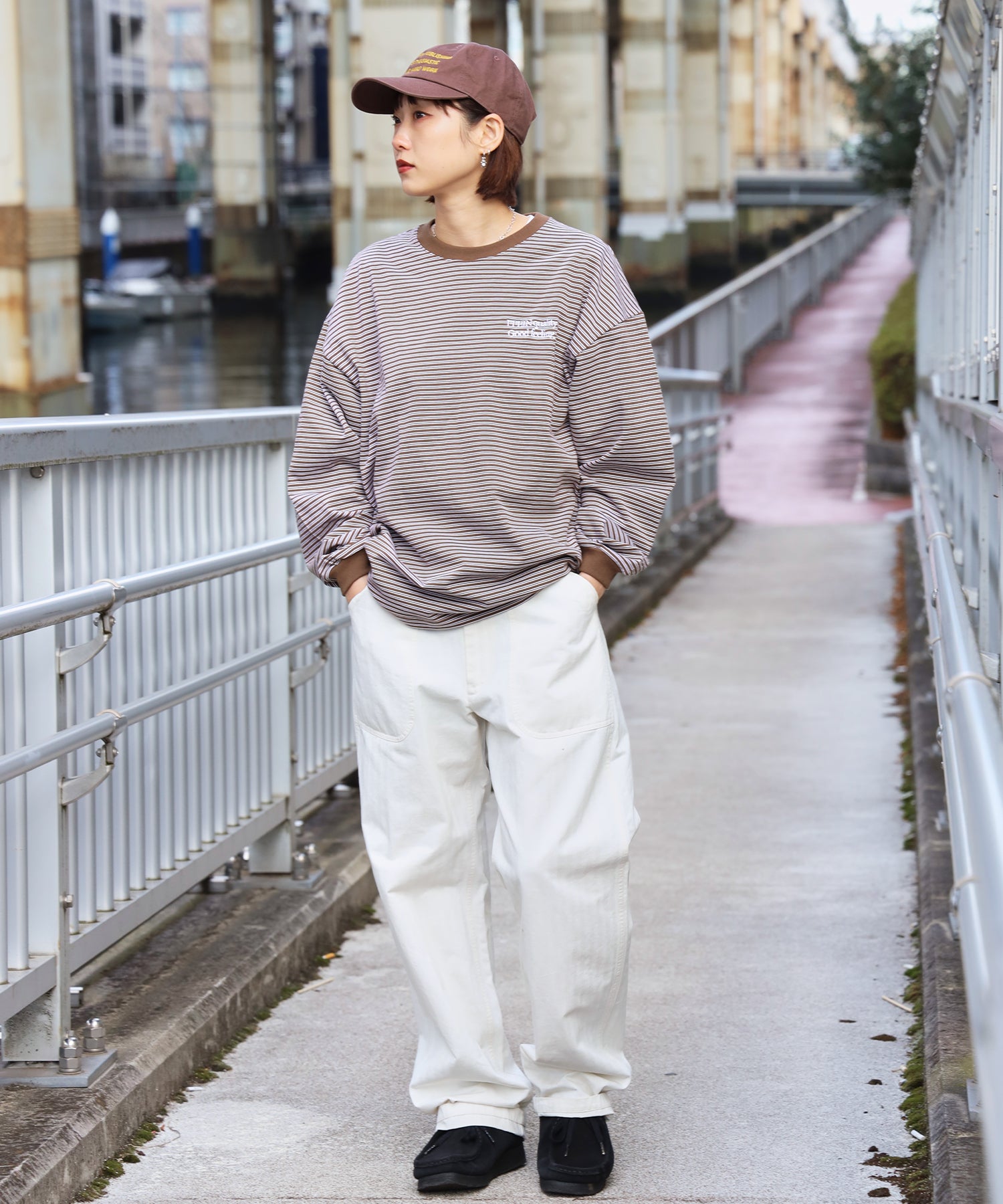 ロゴ刺繍マルチボーダーロングスリーブTシャツ ブラウン