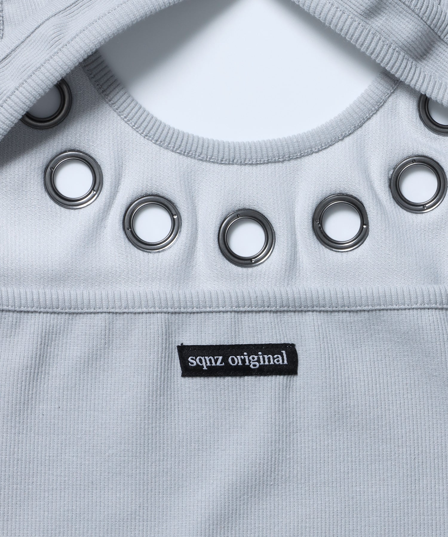 ※WEB限定 / レディースアイレットタンクトップ / sqnz halter neck eyelet tank top ライトグレー