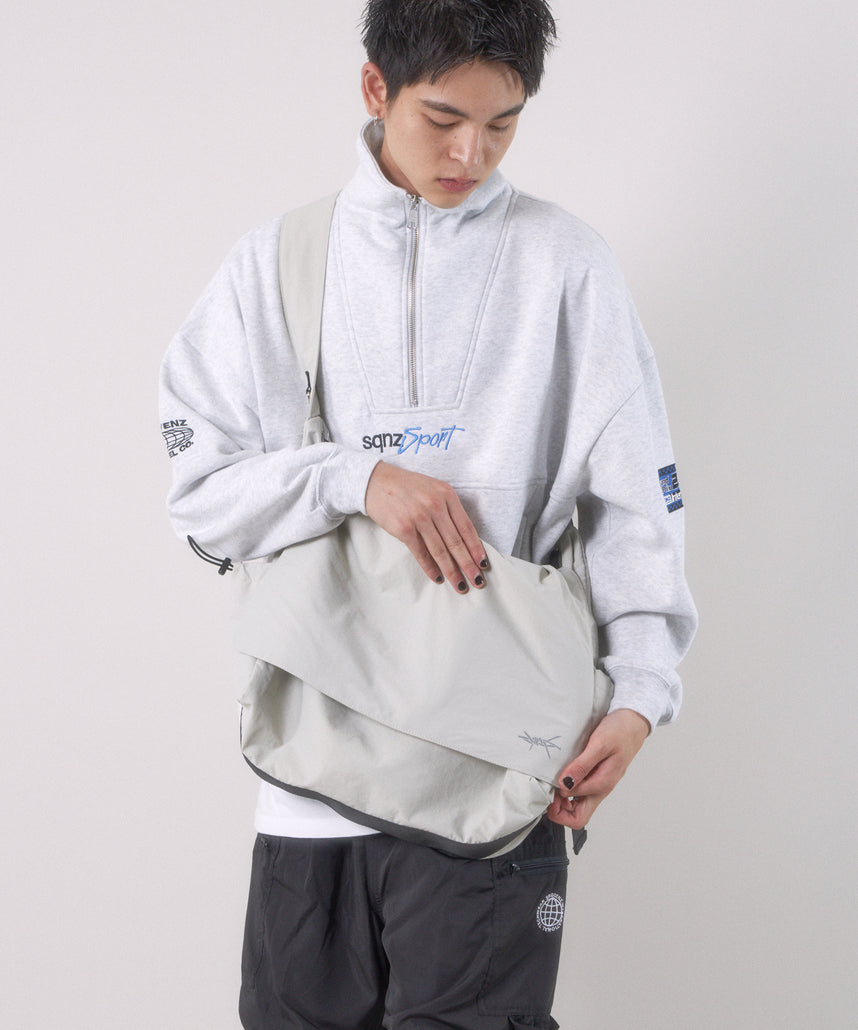 TECH SHOULDER BAG グレー