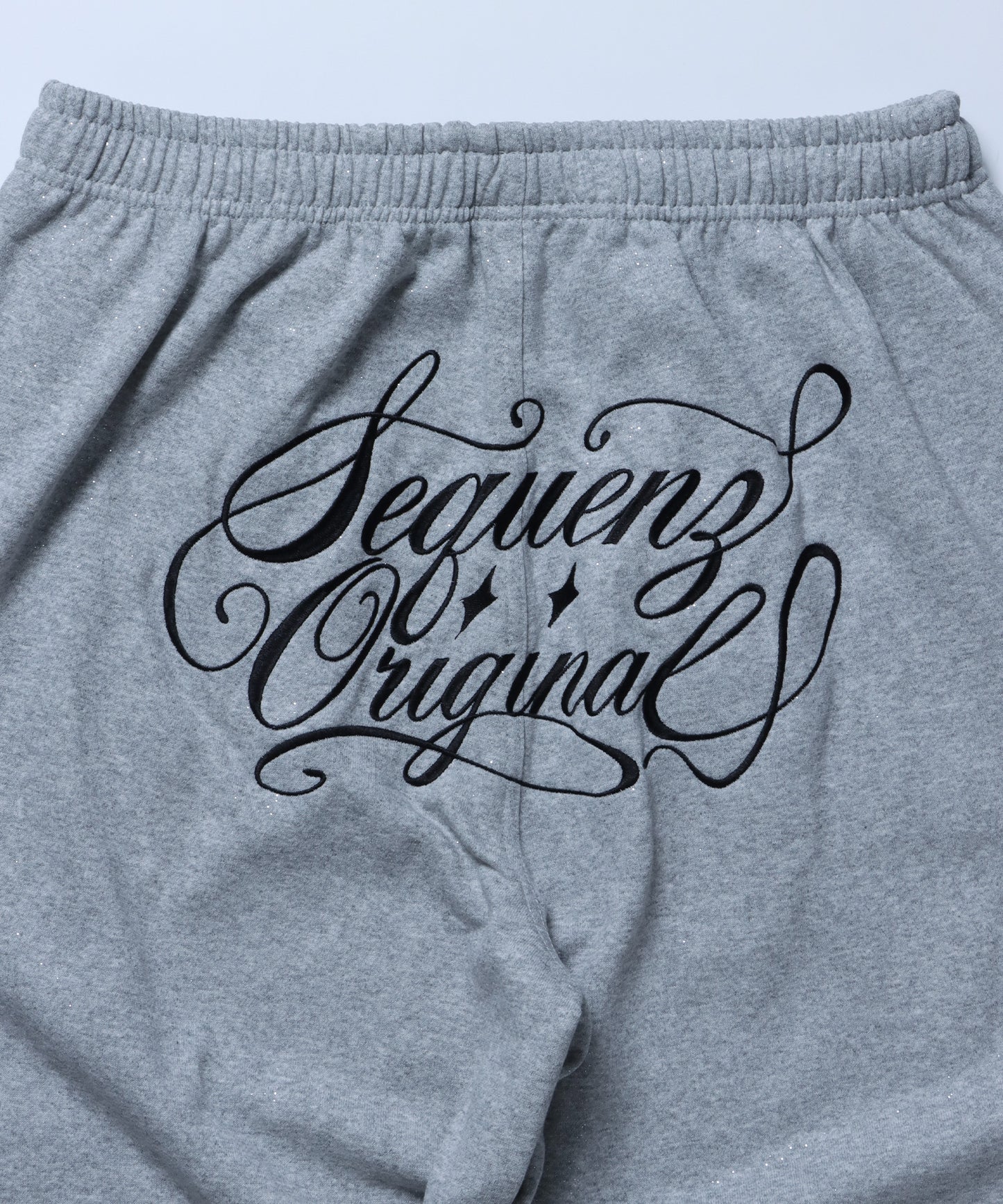 SQNZ GLITTER SWEAT PANTS / グリッター ラインストーン スウェットパンツ ドローコード 裏起毛 【セットアップ着用可】 グレー