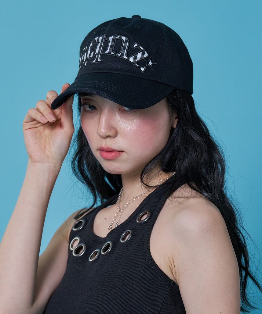 ≪予約商品≫sqnz gingham logo cap / キャップ 帽子 ワッペン ベースボール ユニセックス 刺繍 ブラック