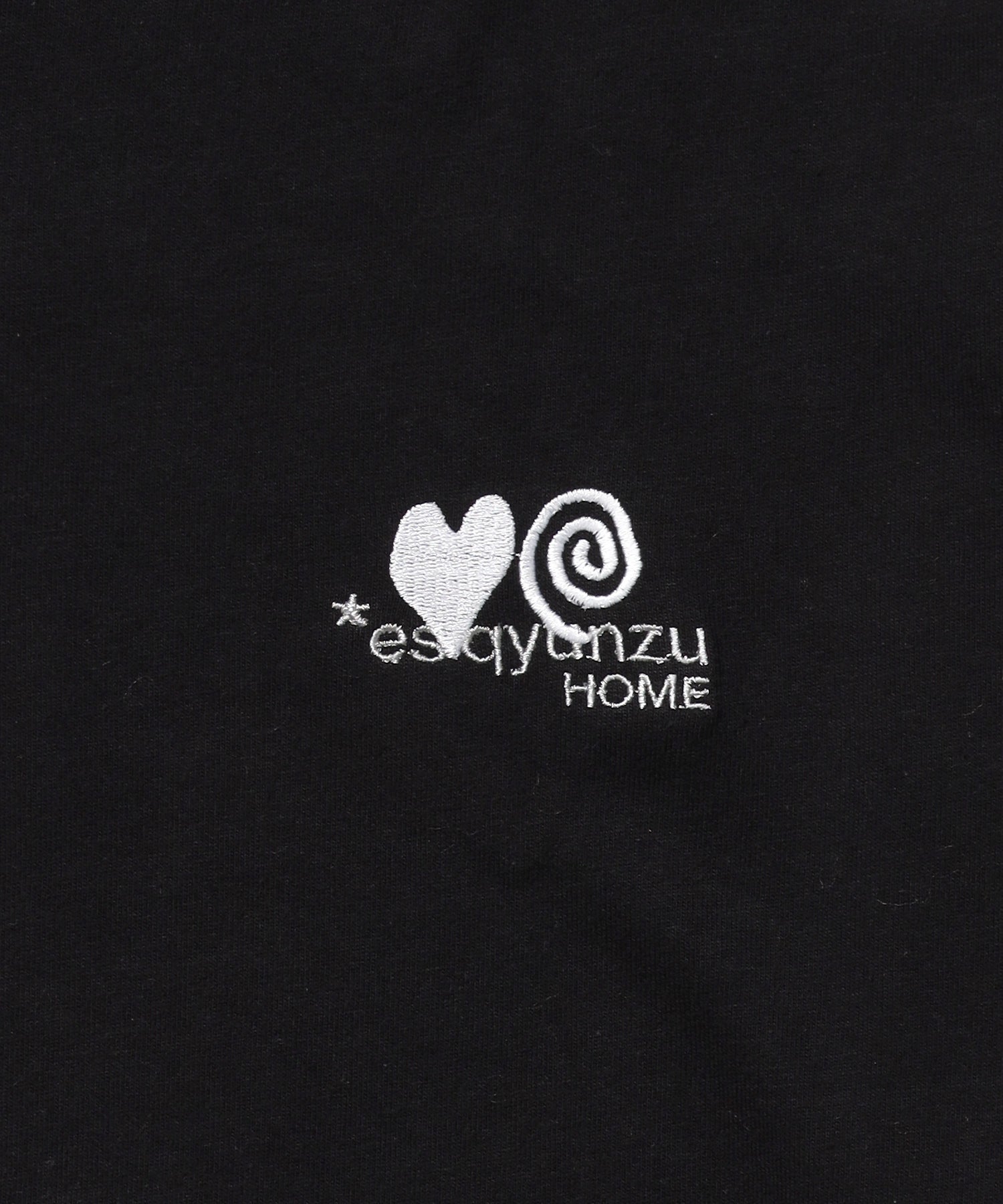 ※WEB限定 / サークルハート刺繍ロンT/sqnzU basic logo l/s tee ブラック