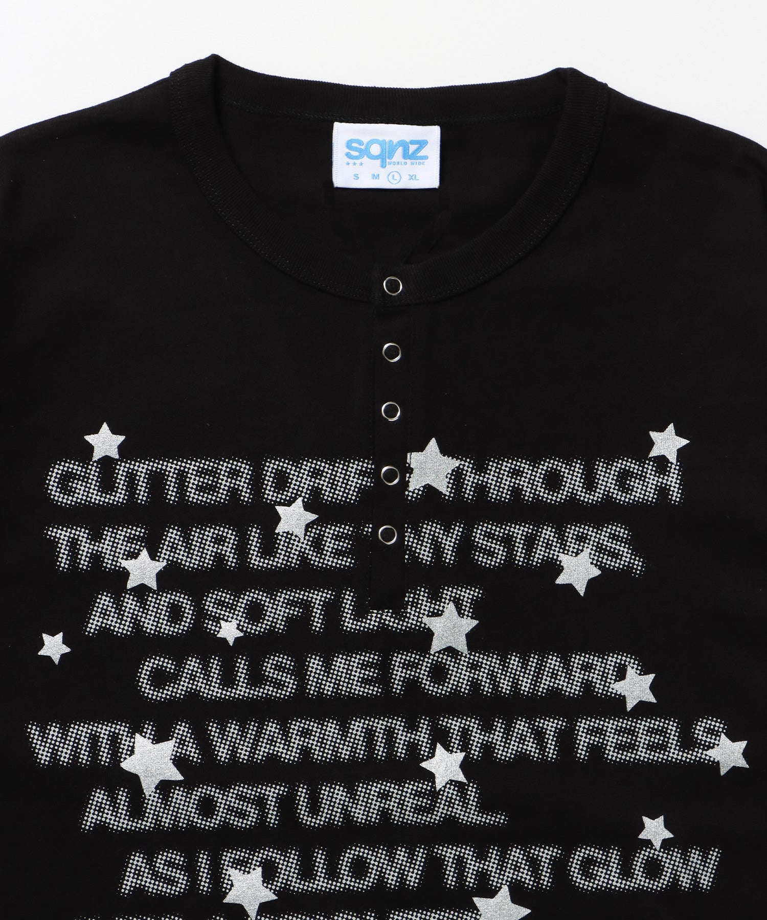≪予約商品≫sqnz silver star henlry tee / 半袖 ヘンリーネック Tシャツ シルバープリント 短丈 ブラック