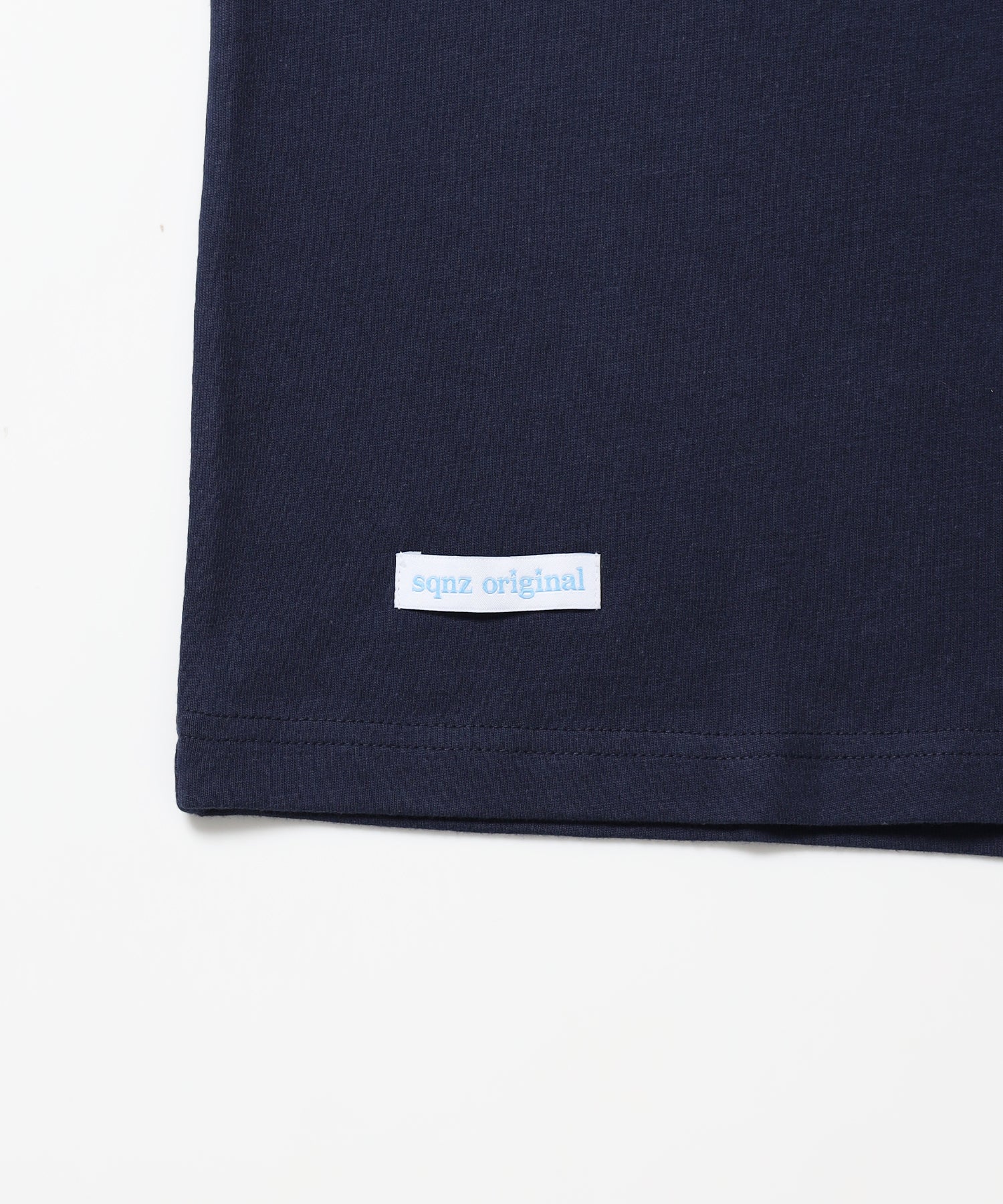 ※WEB限定 / ユニセックス / 星モチーフ半袖Tシャツ / sqnz star new logo tee / ネイビー