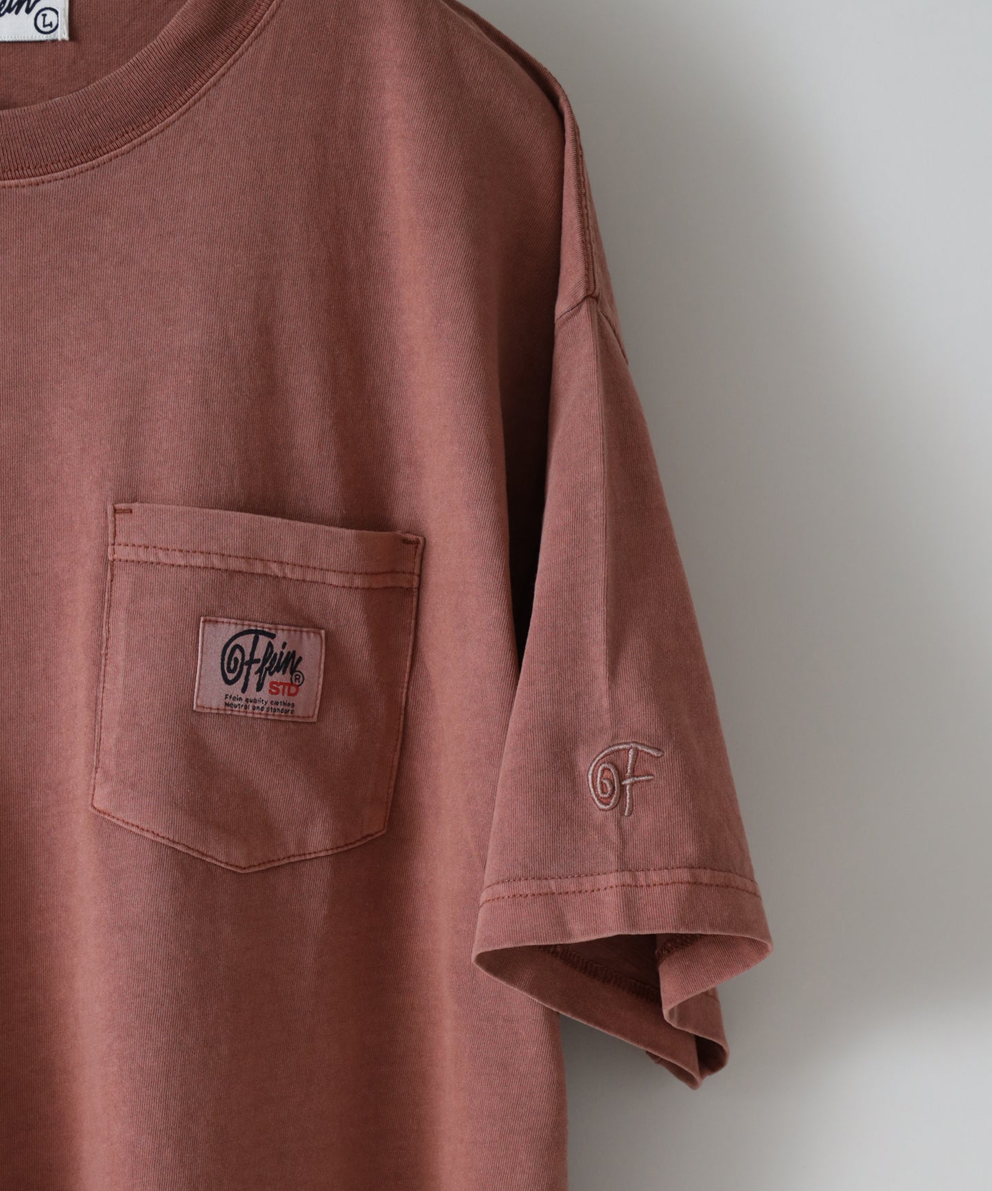 ヴィンテージライクロゴ刺繍ポケットTシャツ / ピンク