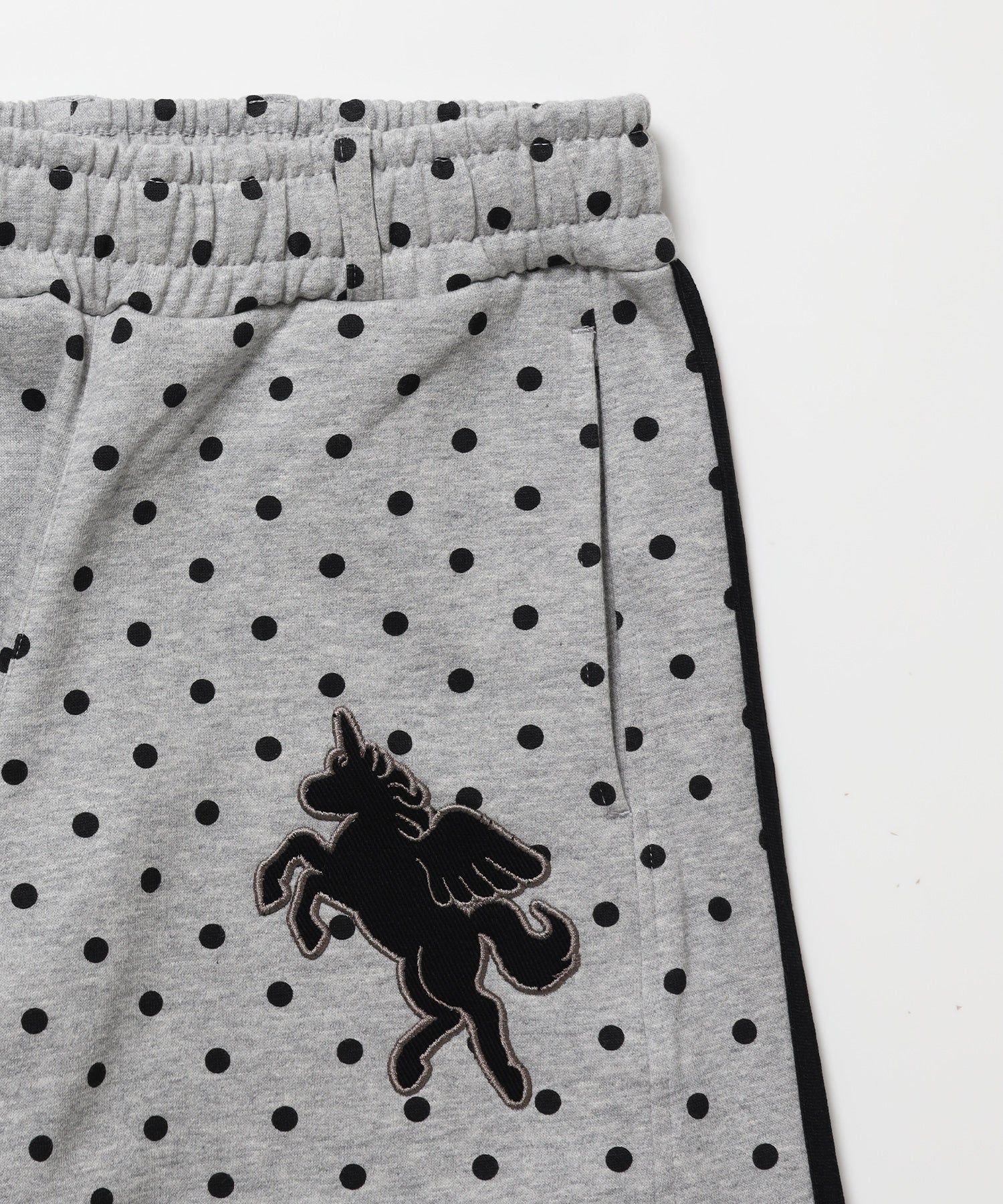 ※WEB限定 / ユニコーンワッペン刺繍トラックパンツ / sqnzU horse track pants 柄81