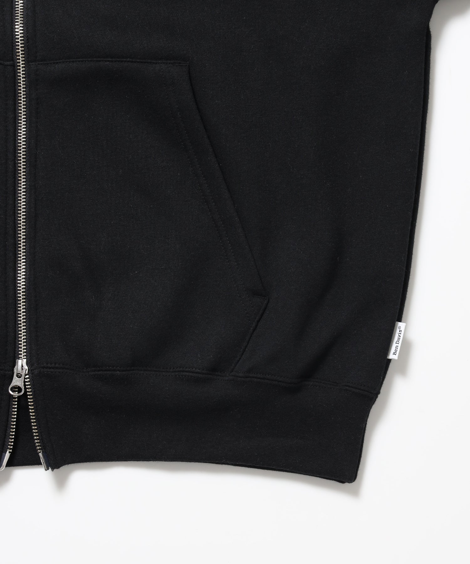 TAGGING ZIP HOODIE / ジップパーカー フード タグ 刺繍 裏起毛 ユニセックス ブラック