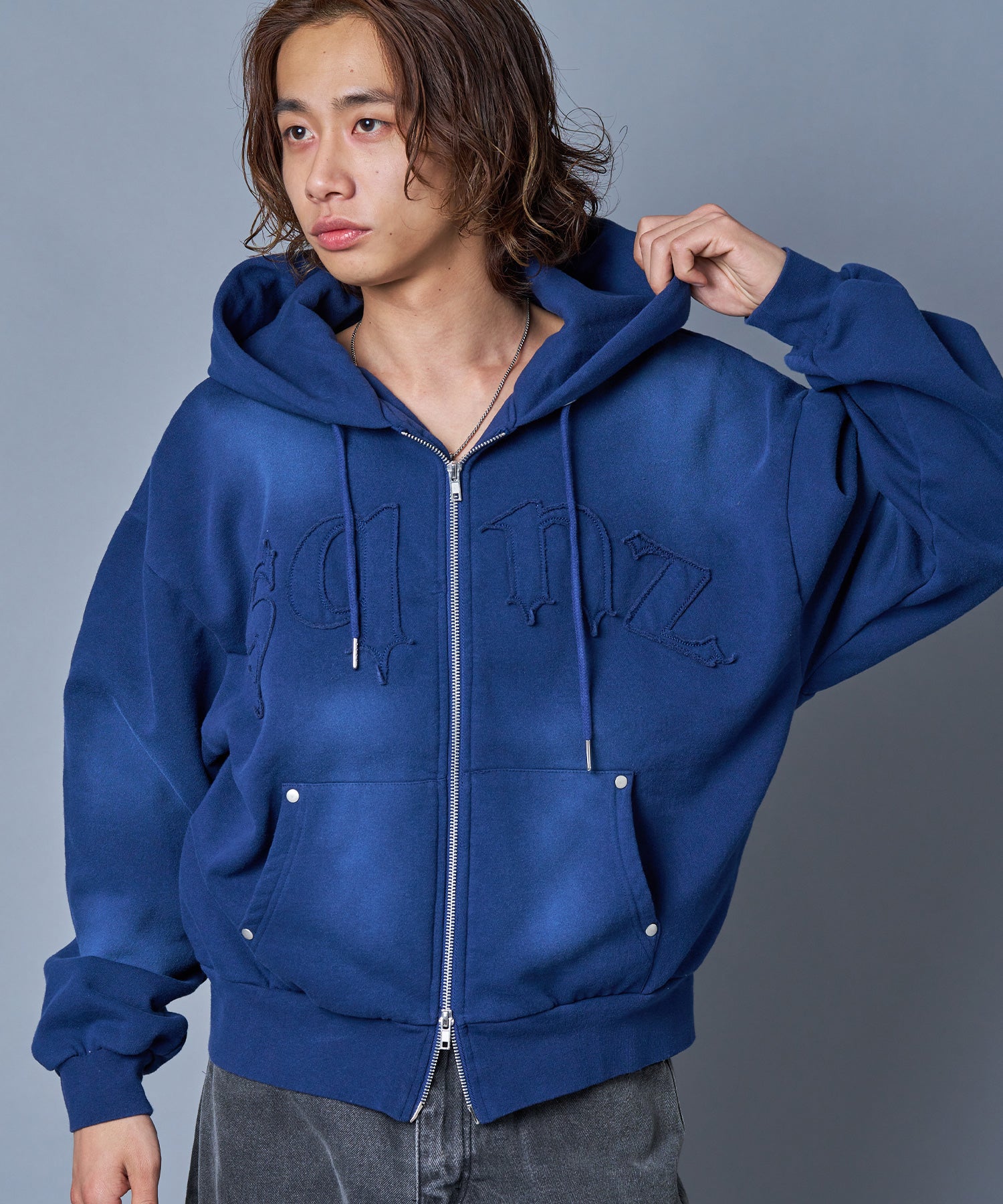ACN×SANRISE パーカー 青　XL sqnz（エスキュンズ）sqnz washed wappen zip p/k / スタッズ