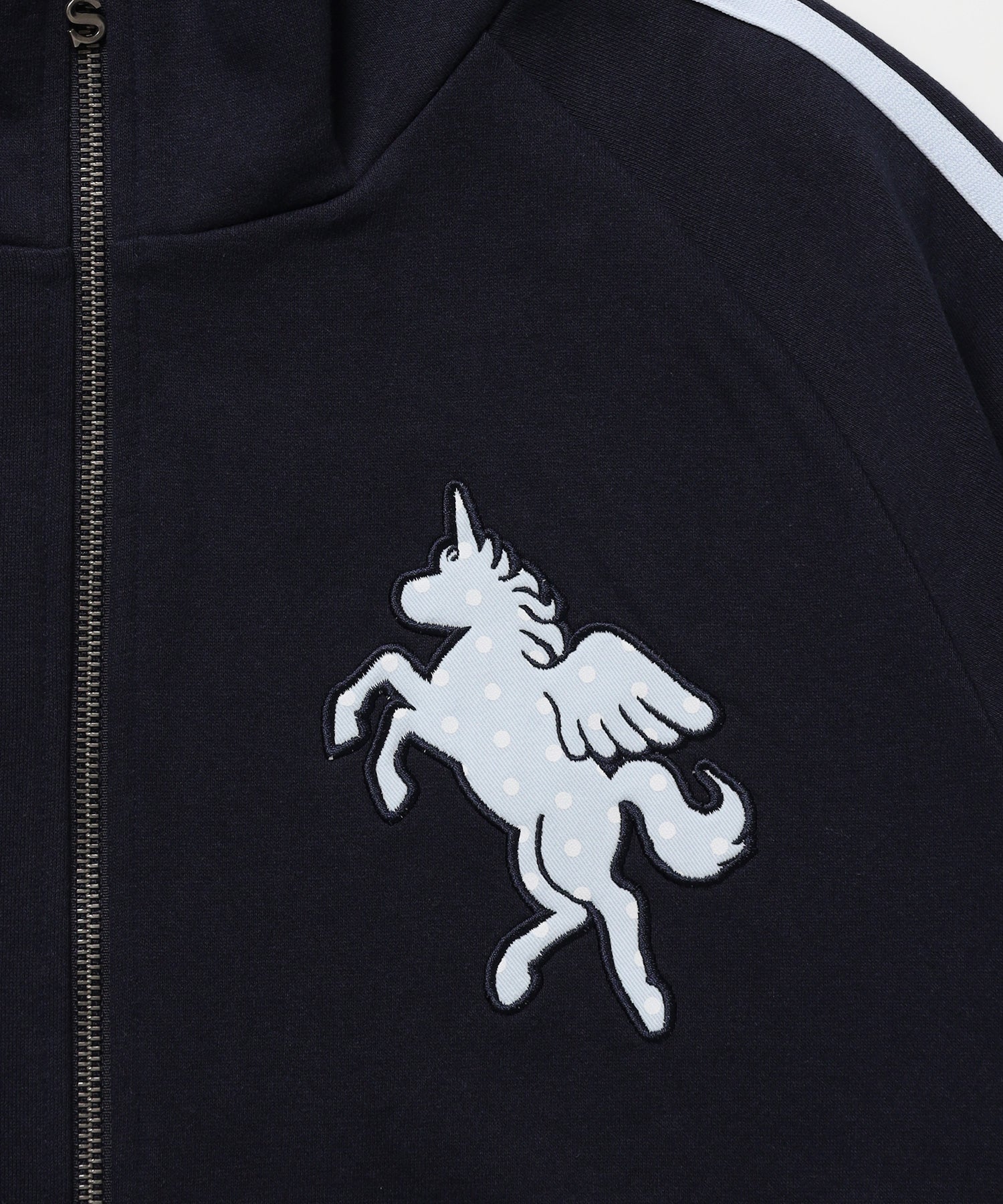 ※WEB限定 / ユニコーンワッペン刺繍トラックジャケット / sqnzU horse track jkt ネイビー