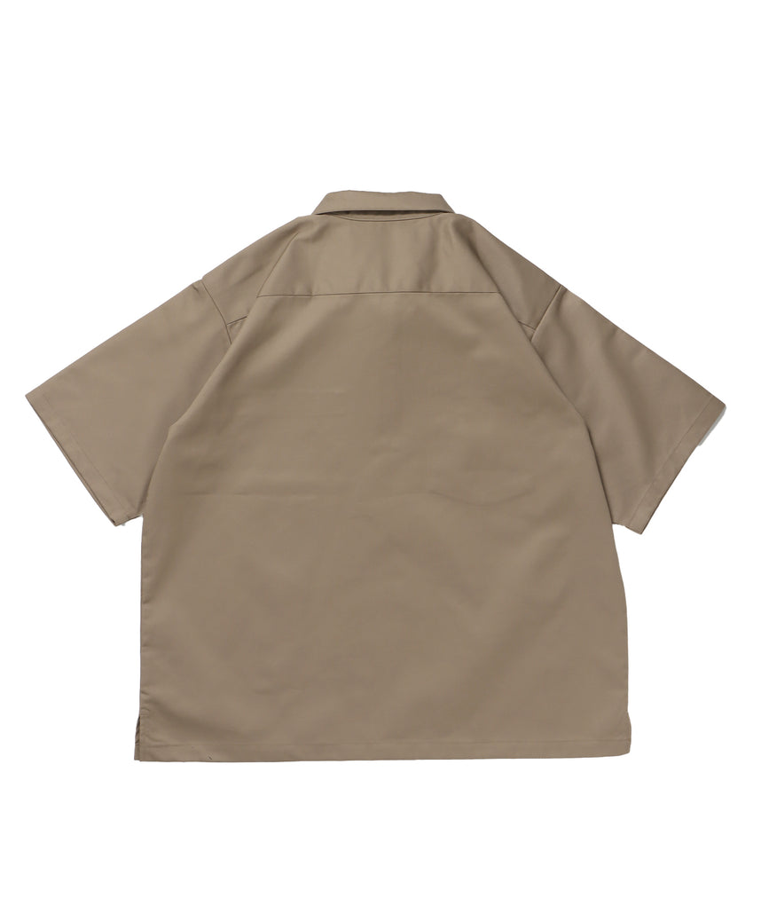 1/2ZIP S/S SHIRT / ハーフジップ シャツ 半袖 クルーネック ワンポイント ピス ワンポイント 【セットアップ着用可能】 ベージュ