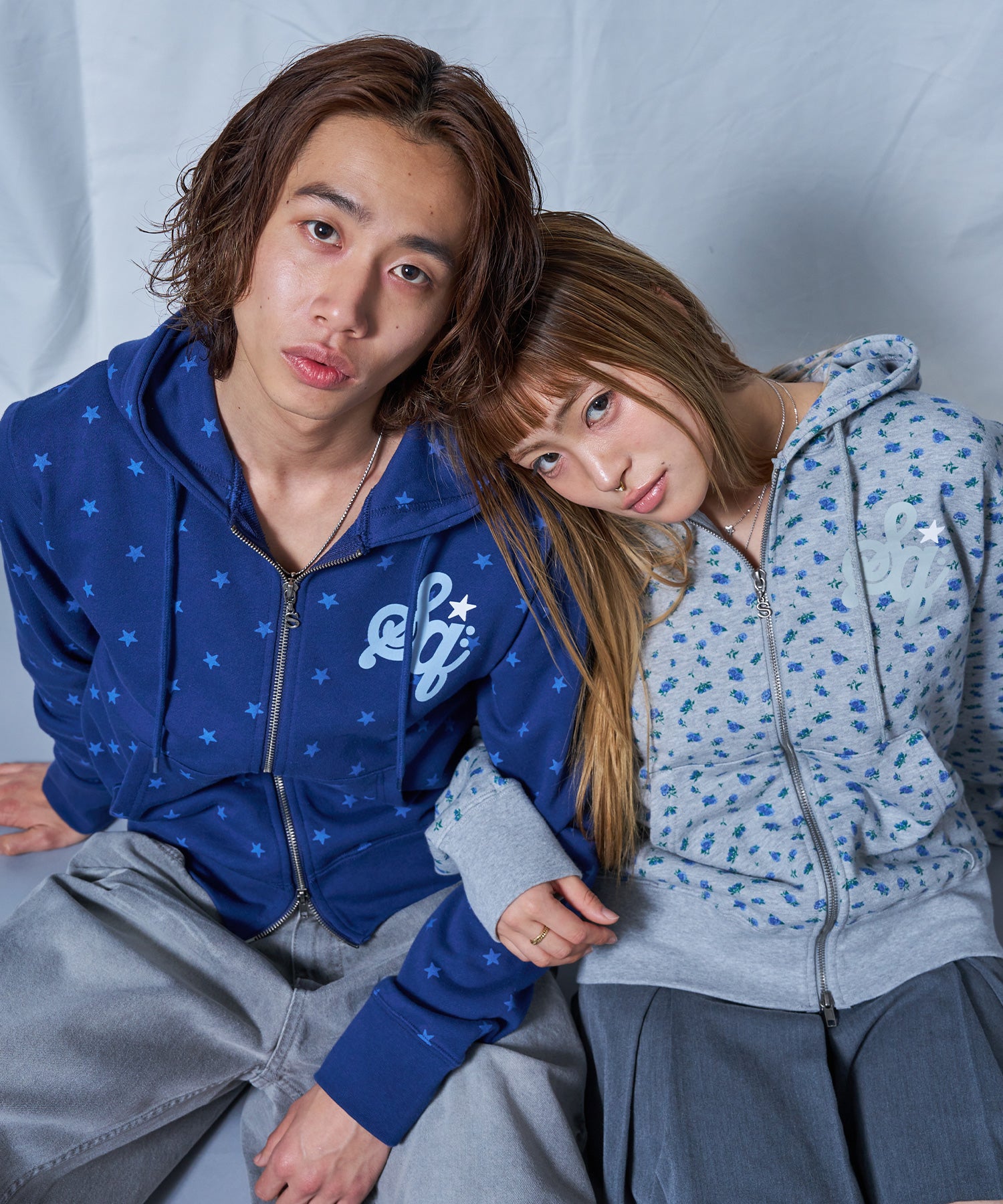 WEB限定 / ロゴ裏毛ジップパーカー / sqnz logo pt zip p/k 柄82
