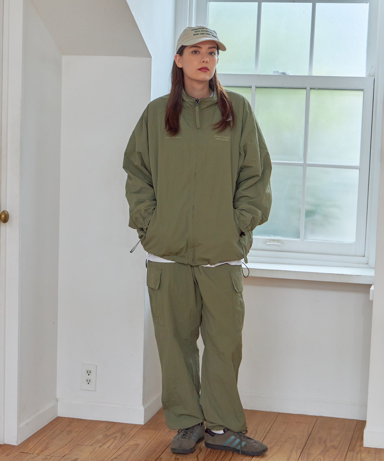 H172 Size:M カーキ