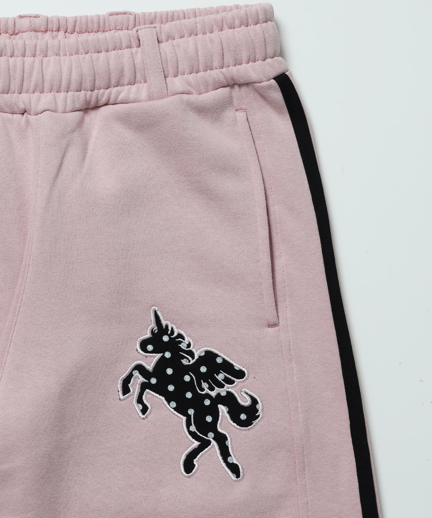 ※WEB限定 / ユニコーンワッペン刺繍トラックパンツ / sqnzU horse track pants ピンク