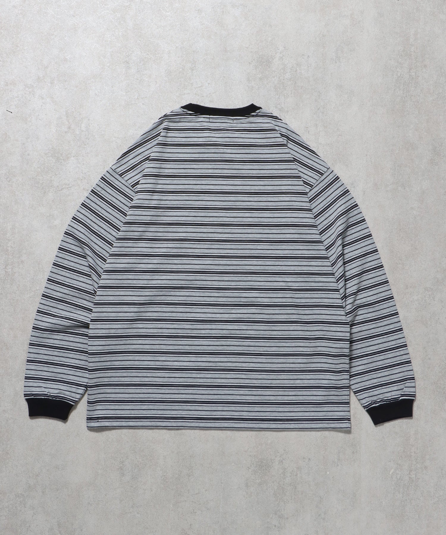 ロゴ刺繍マルチボーダーロングスリーブTシャツ グレー