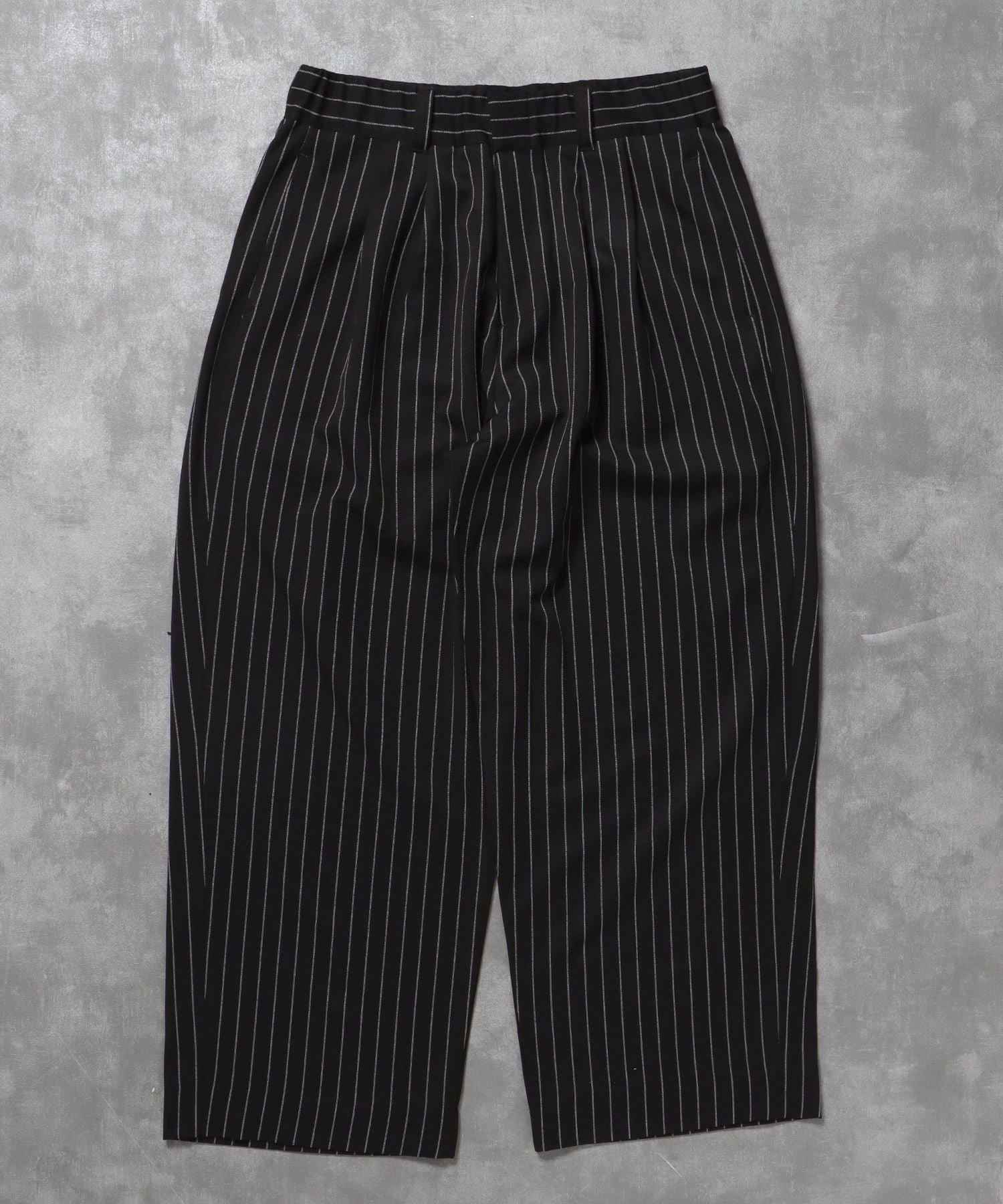 【FFEIN(フェイン)】ストライプワイドタックパンツ / スラックス パンツ ドローストリング ストライプ 起毛 タック ブラック