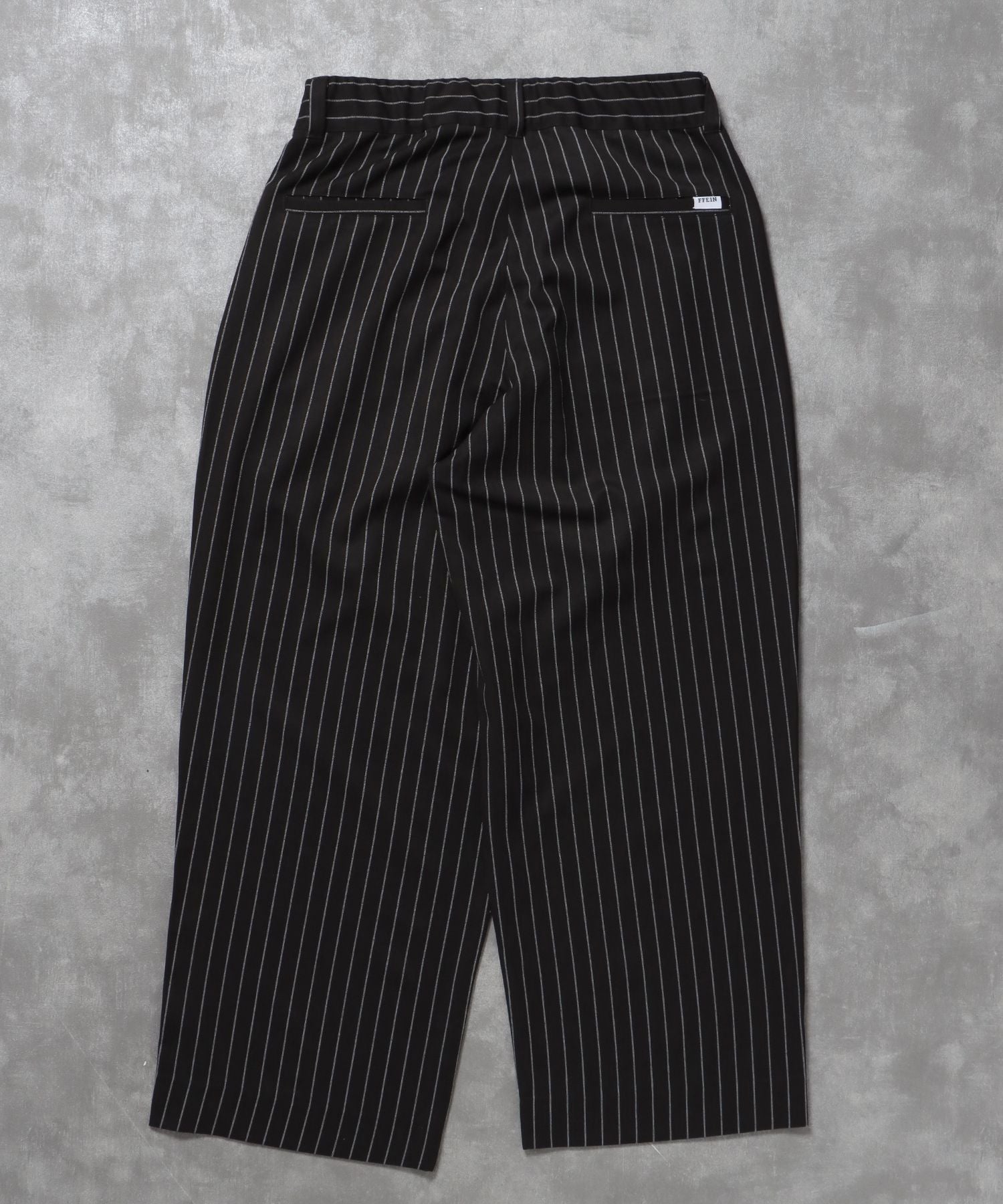 ストライプワイドタックパンツ / スラックス パンツ ドローストリング ストライプ 起毛 タック ブラック
