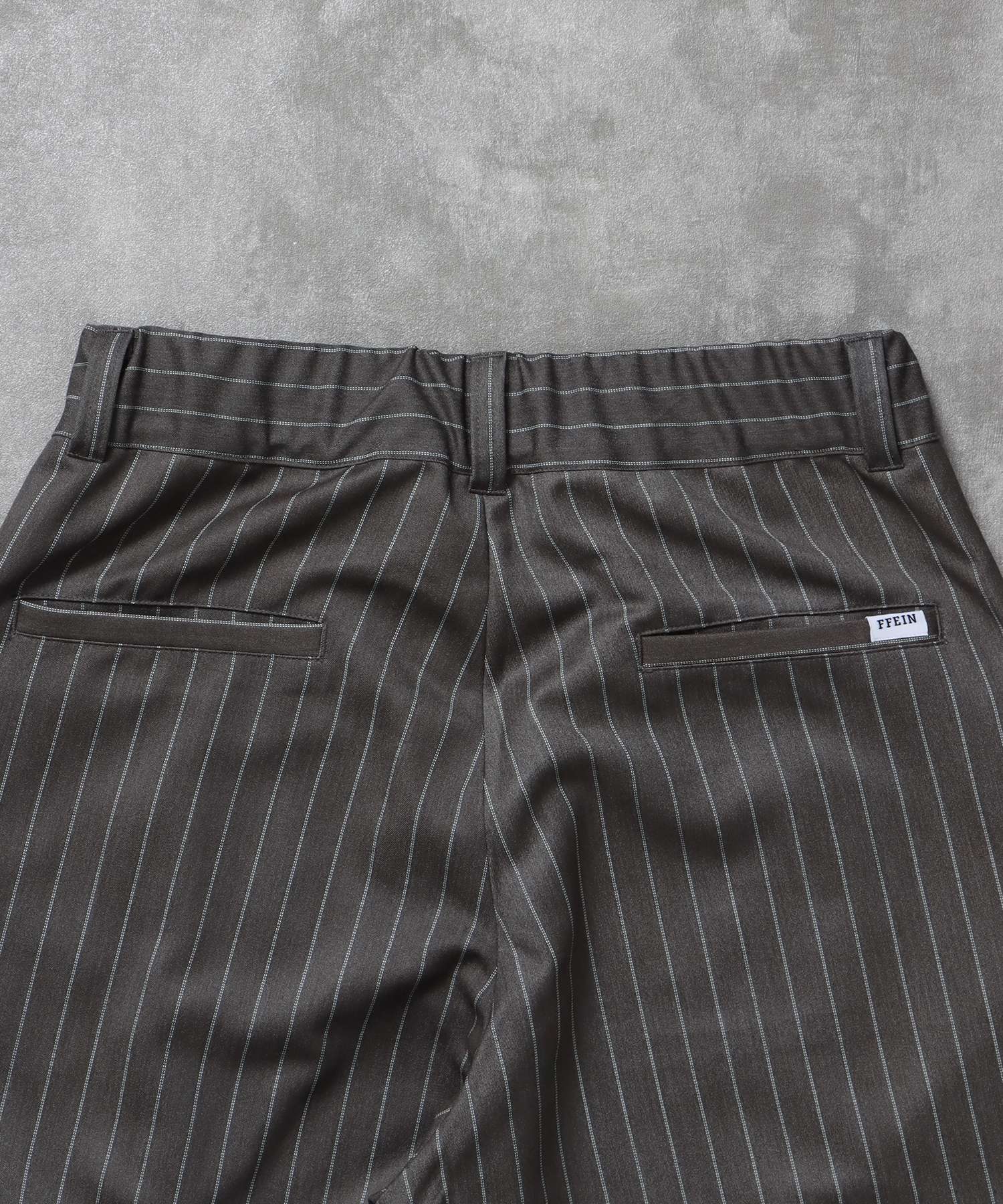 ストライプワイドタックパンツ / スラックス パンツ ドローストリング ストライプ 起毛 タック グレー