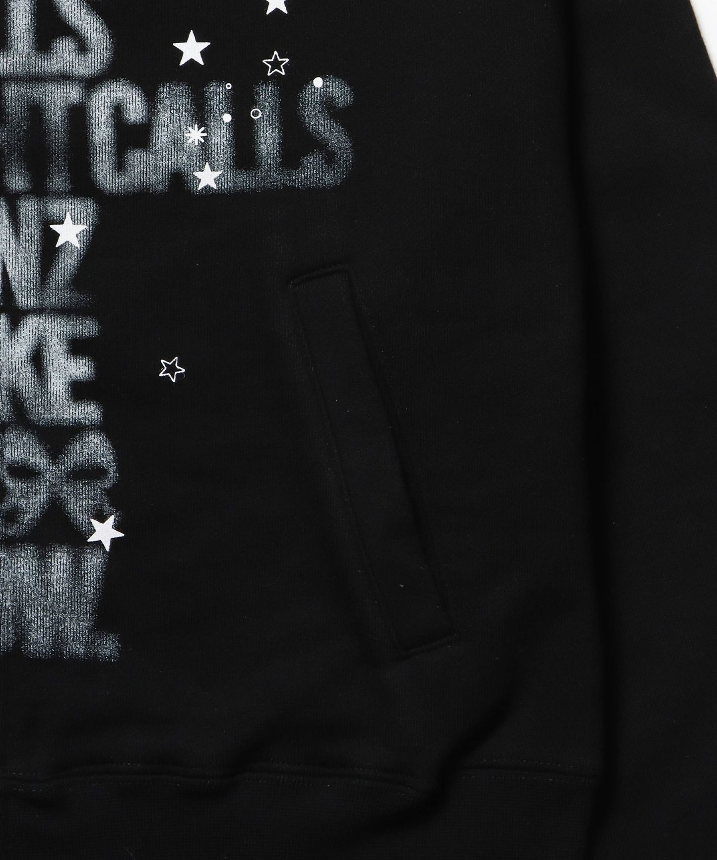 sqnz off shoulder zip p/k / オフショルダー ダブルジップ スウェット 裏毛 ワンポイント サムホール プリント ブラック