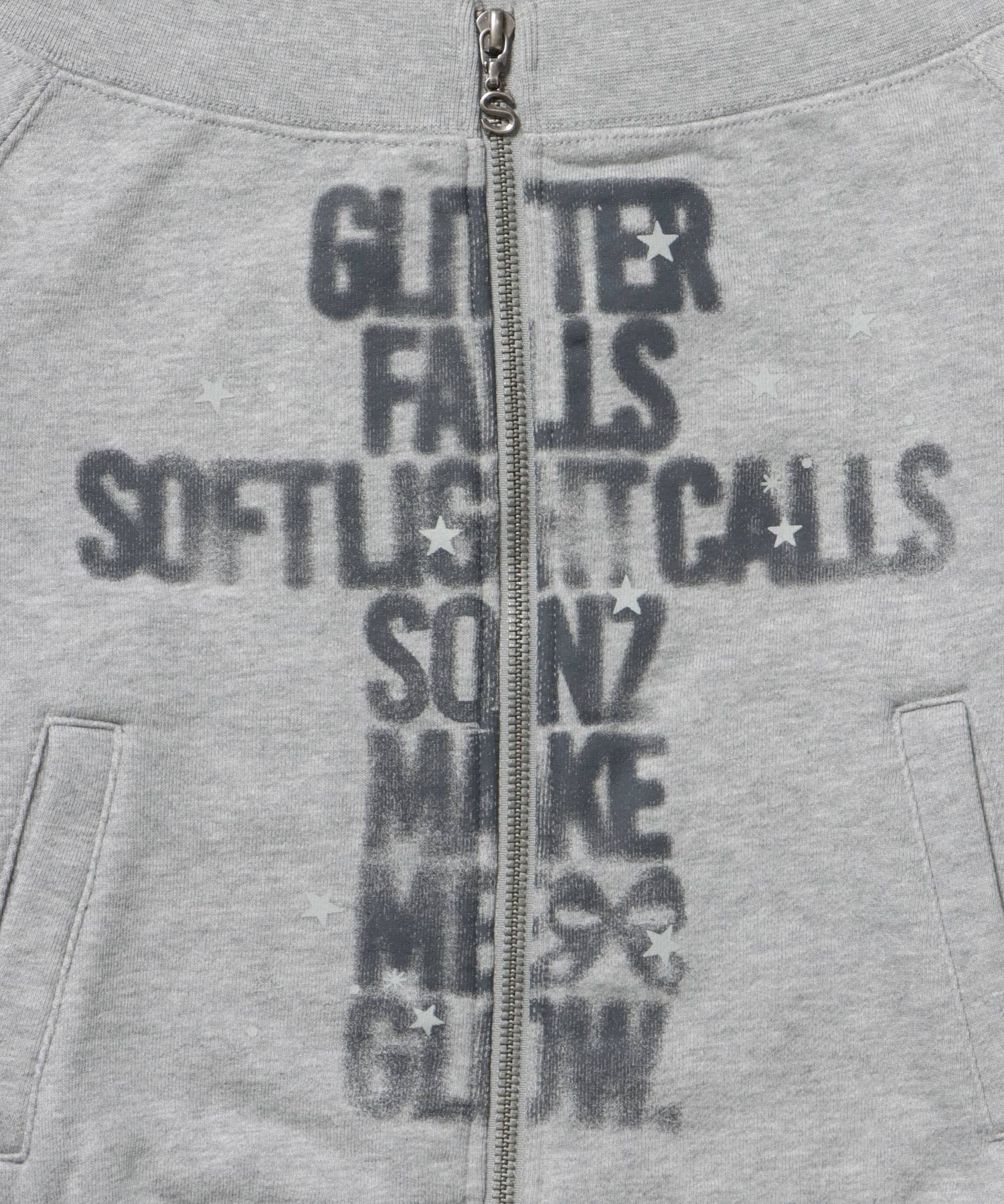 sqnz off shoulder zip p/k / オフショルダー ダブルジップ スウェット 裏毛 ワンポイント サムホール プリント グレー