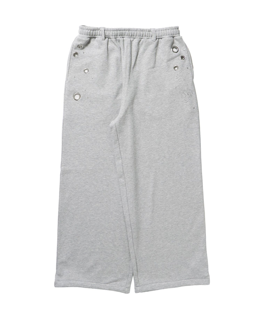 【sqnz(エスキュンズ)】sqnz rhinestone & eyelet sweat pants / ラインストーン スウェットパンツ 裏毛 ハトメ ポケット 【セットアップ着用可能】 グレー