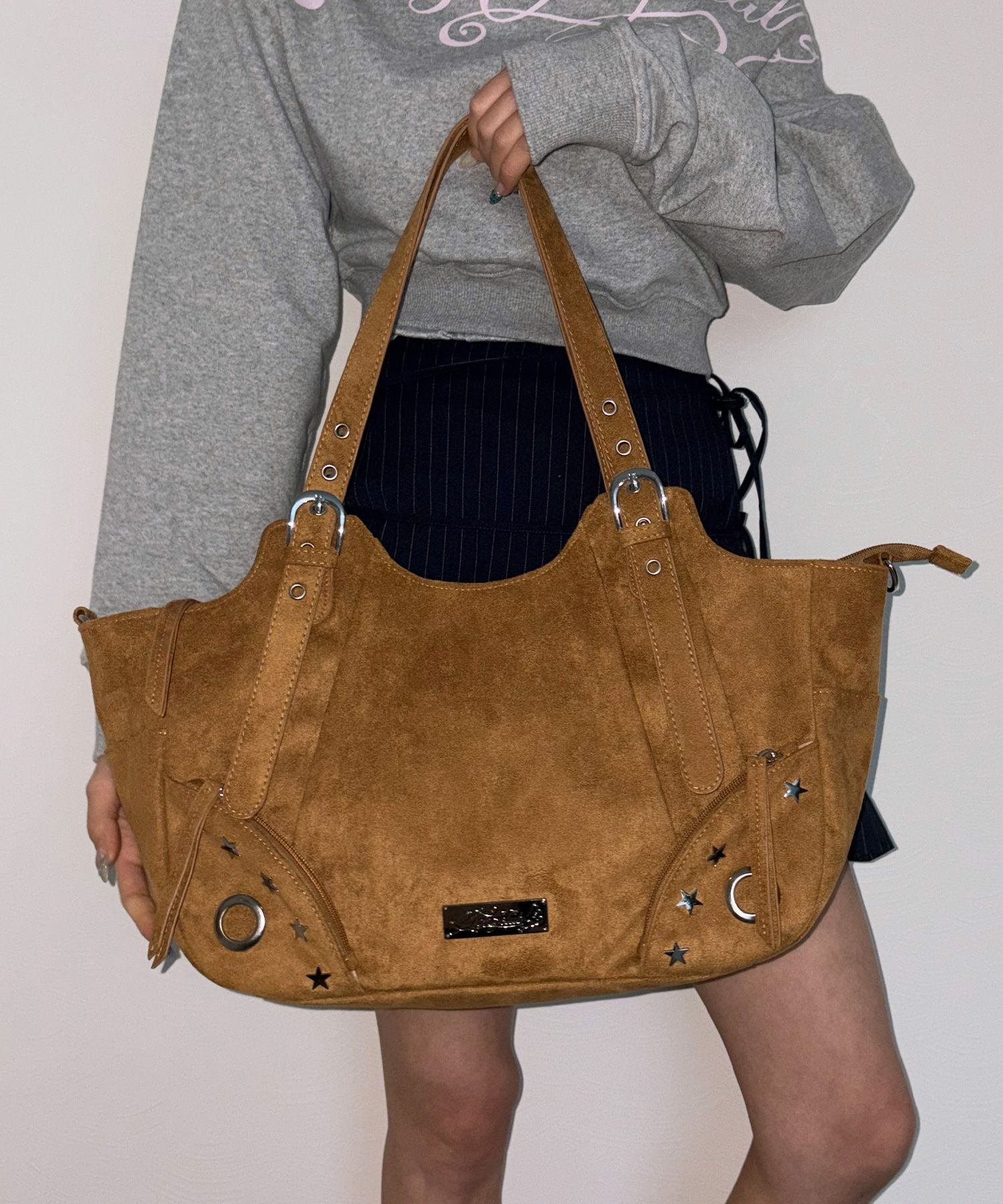 【sqnz(エスキュンズ)】sqnz star eylet bag / 2WAY仕様 フェイクレザー バック アジャスター ハンドバック ショルダーバック ベージュ