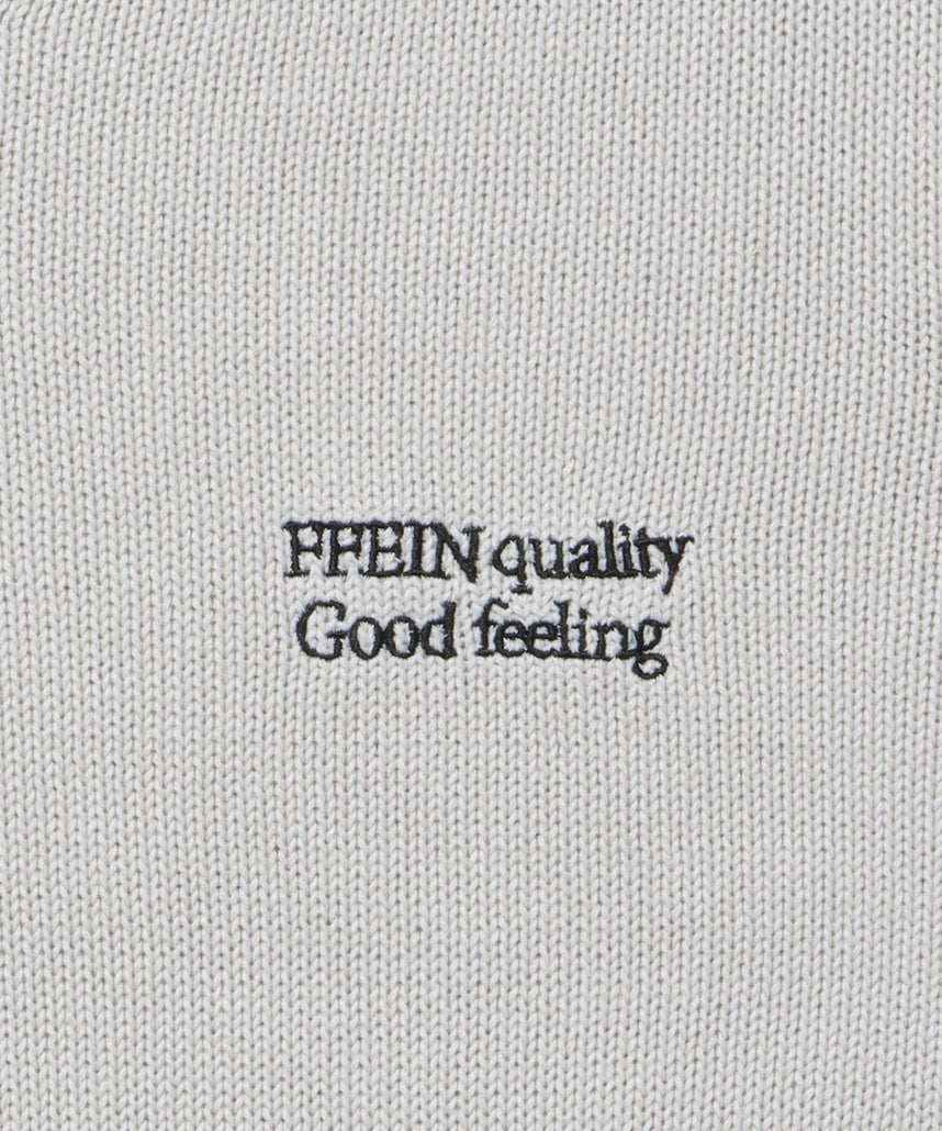 ワンポイントロゴVネックニット/ ニット Vネック 刺繍 ワンポイント 長袖 【短丈】 アイボリー