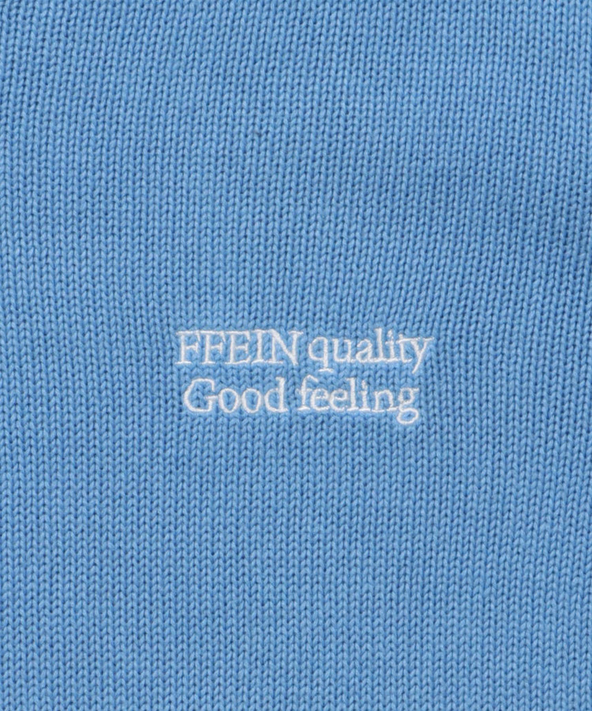 ワンポイントロゴVネックニット/ ニット Vネック 刺繍 ワンポイント 長袖 【短丈】 ブルー