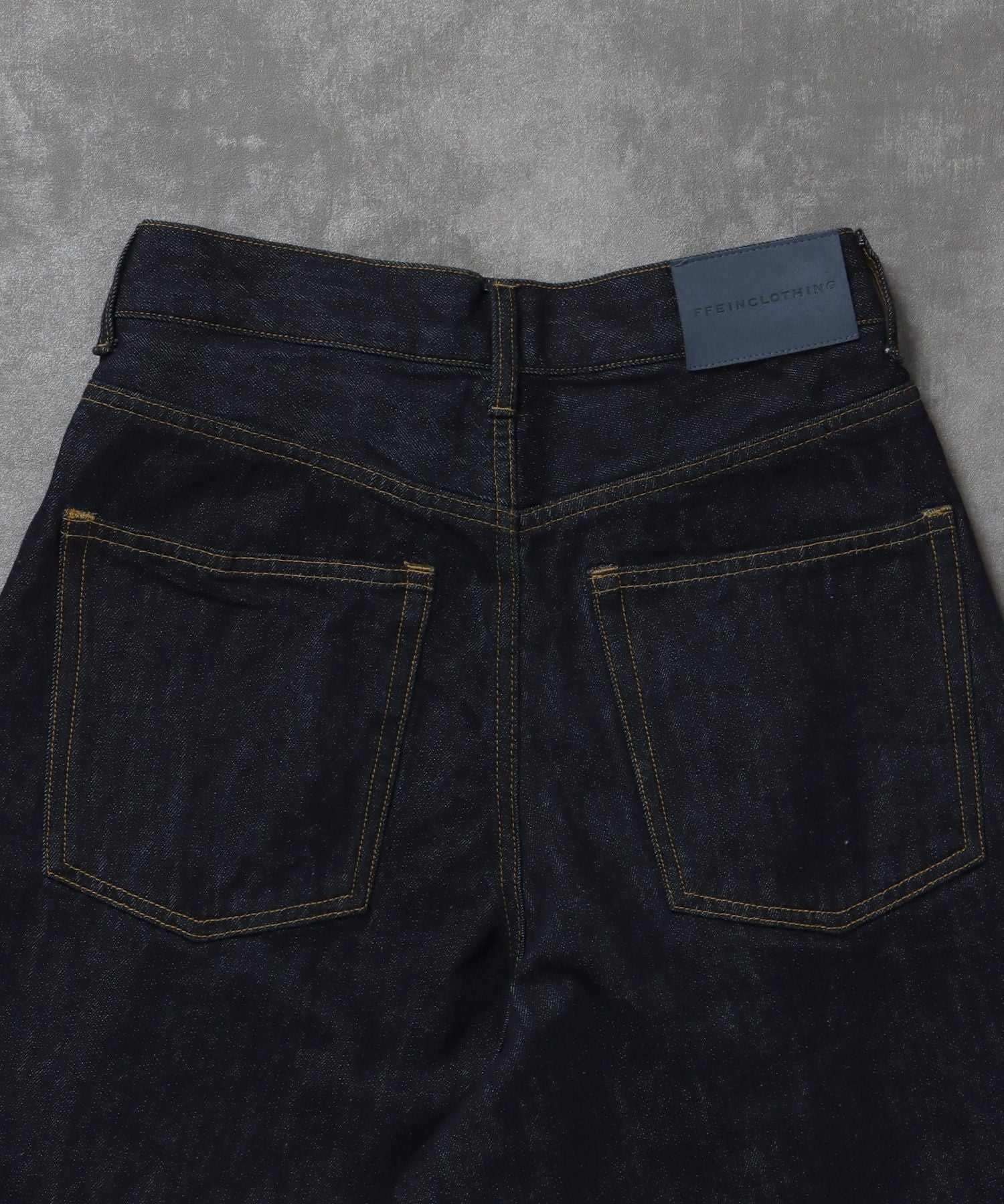 ワイドストレートタックデニムパンツ / デニム パンツ ボトムス ワイドシルエット デニム 【セットアップ対応】 ネイビー