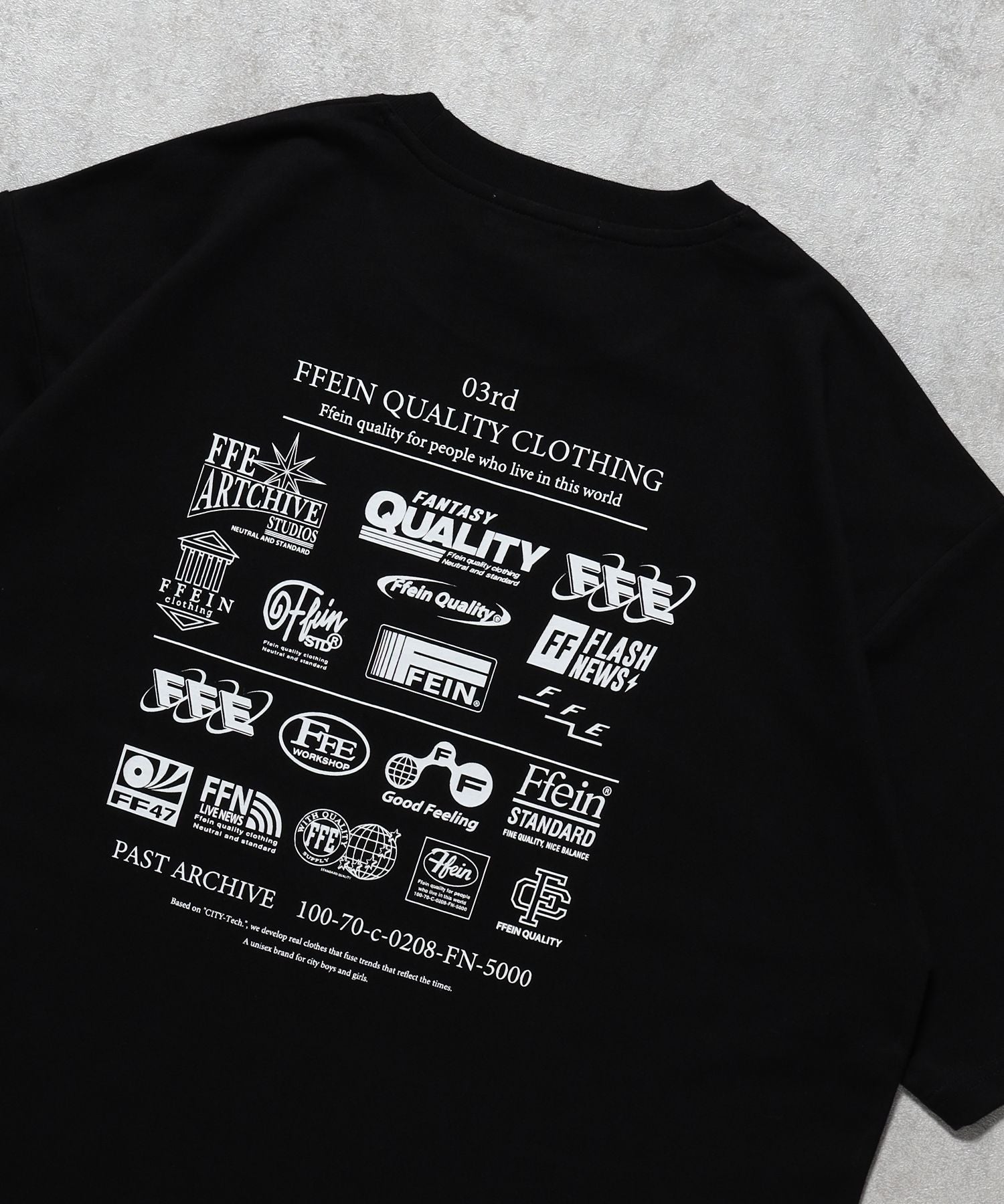 【FFEIN(フェイン)】企業ロゴプリントオーバーサイズTシャツ / Tシャツ クルーネック 半袖 プリント 【短丈】 ブラック