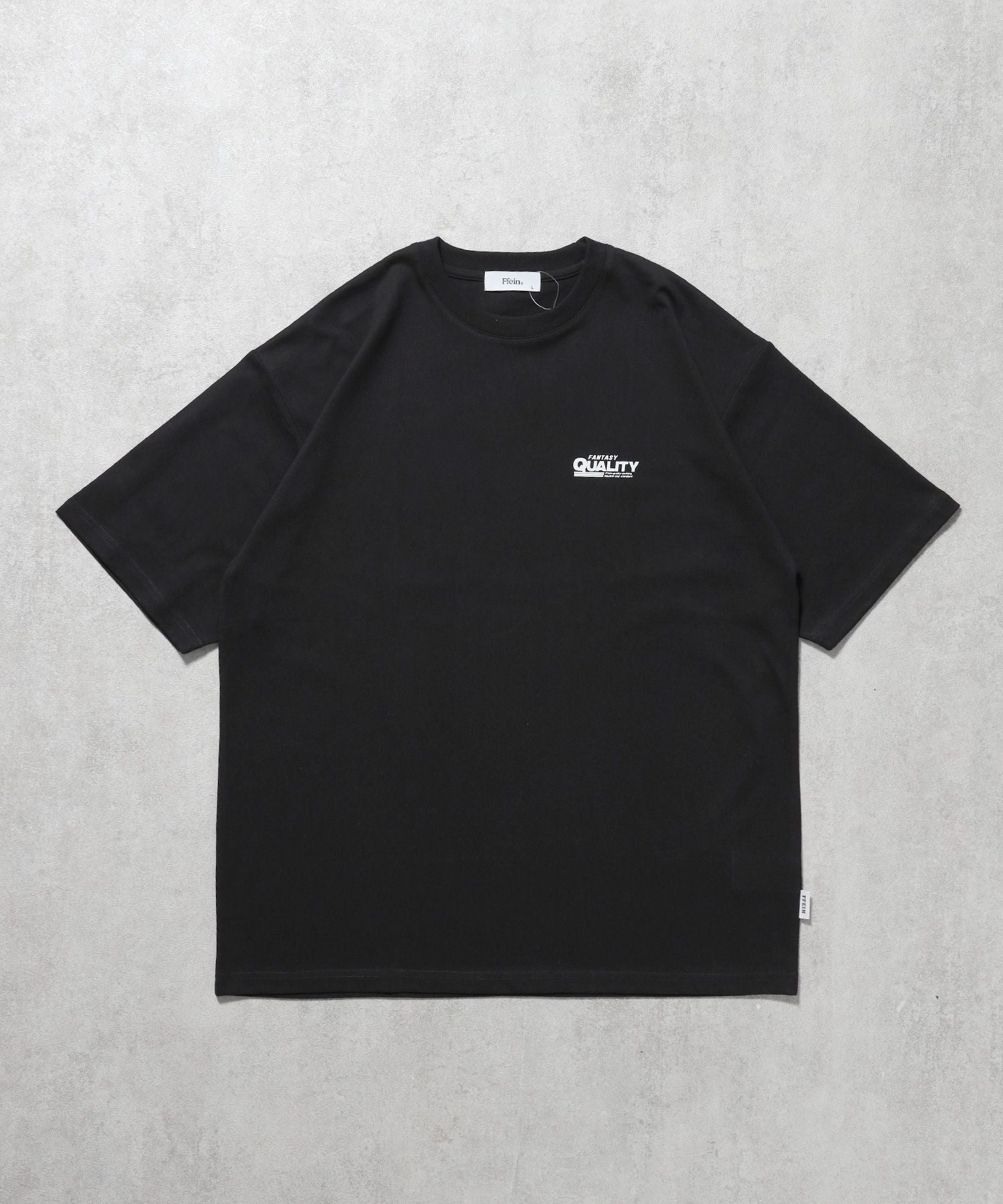 【FFEIN(フェイン)】企業ロゴプリントオーバーサイズTシャツ / Tシャツ クルーネック 半袖 プリント 【短丈】 ブラック