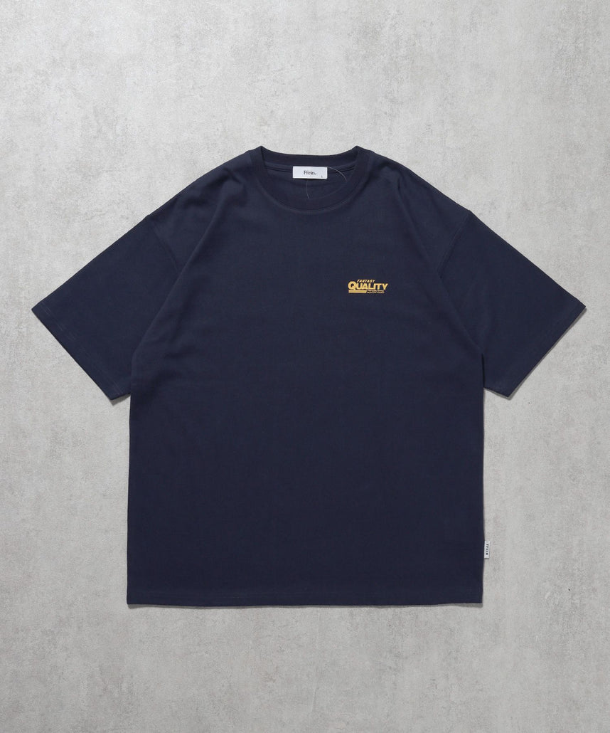 【FFEIN(フェイン)】企業ロゴプリントオーバーサイズTシャツ / Tシャツ クルーネック 半袖 プリント 【短丈】 ネイビー