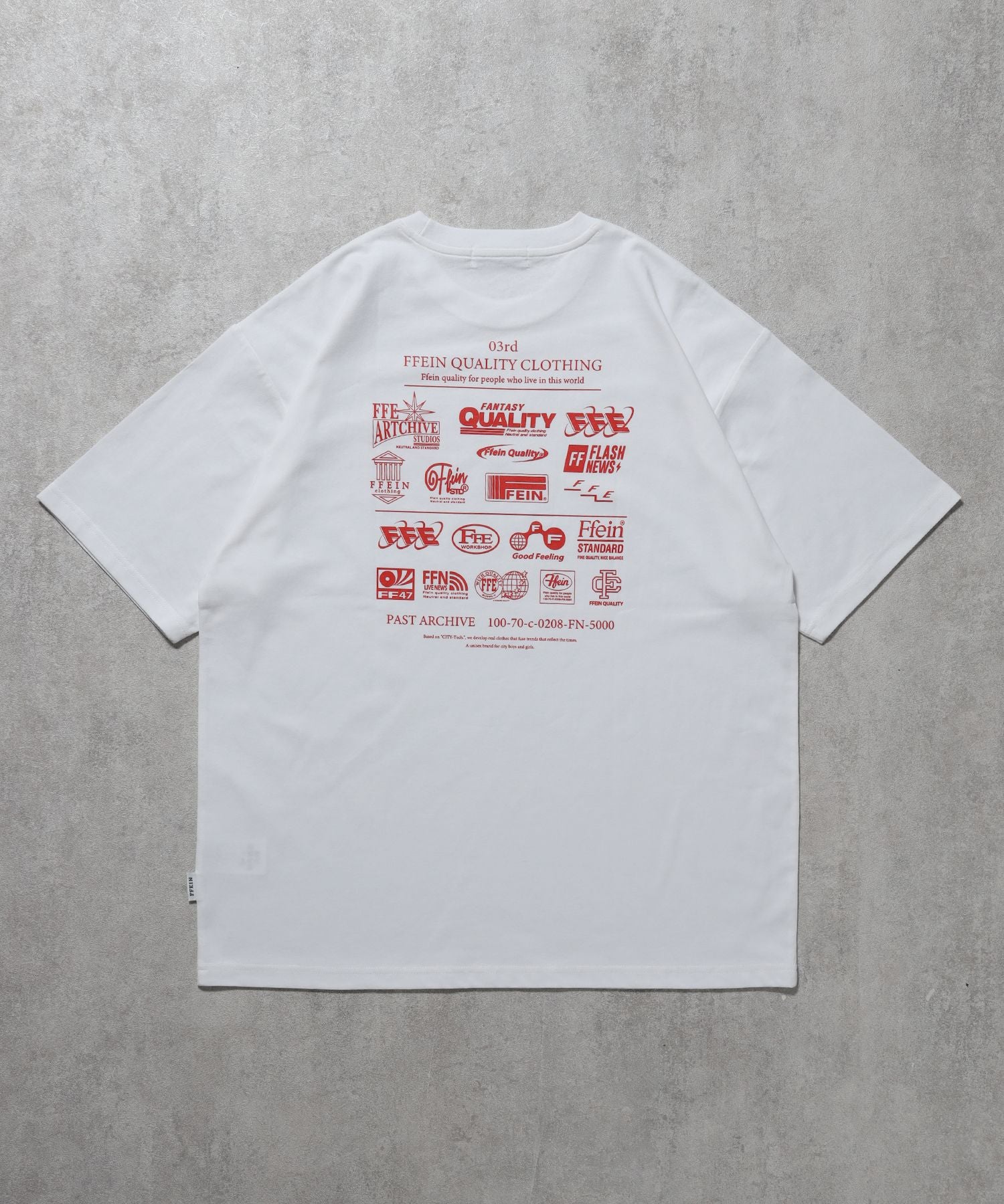 【FFEIN(フェイン)】企業ロゴプリントオーバーサイズTシャツ / Tシャツ クルーネック 半袖 プリント 【短丈】 柄80