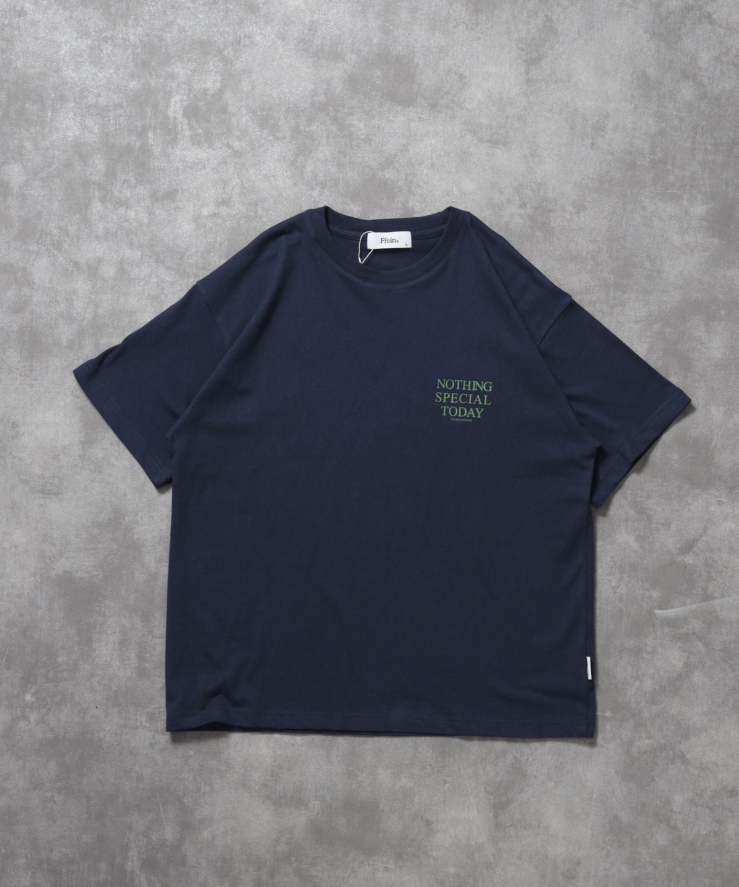 【FFEIN(フェイン)】アメリカンプリントロゴショート丈Tシャツ/ Tシャツ クルーネック 半袖 プリント 【短丈】 ネイビー
